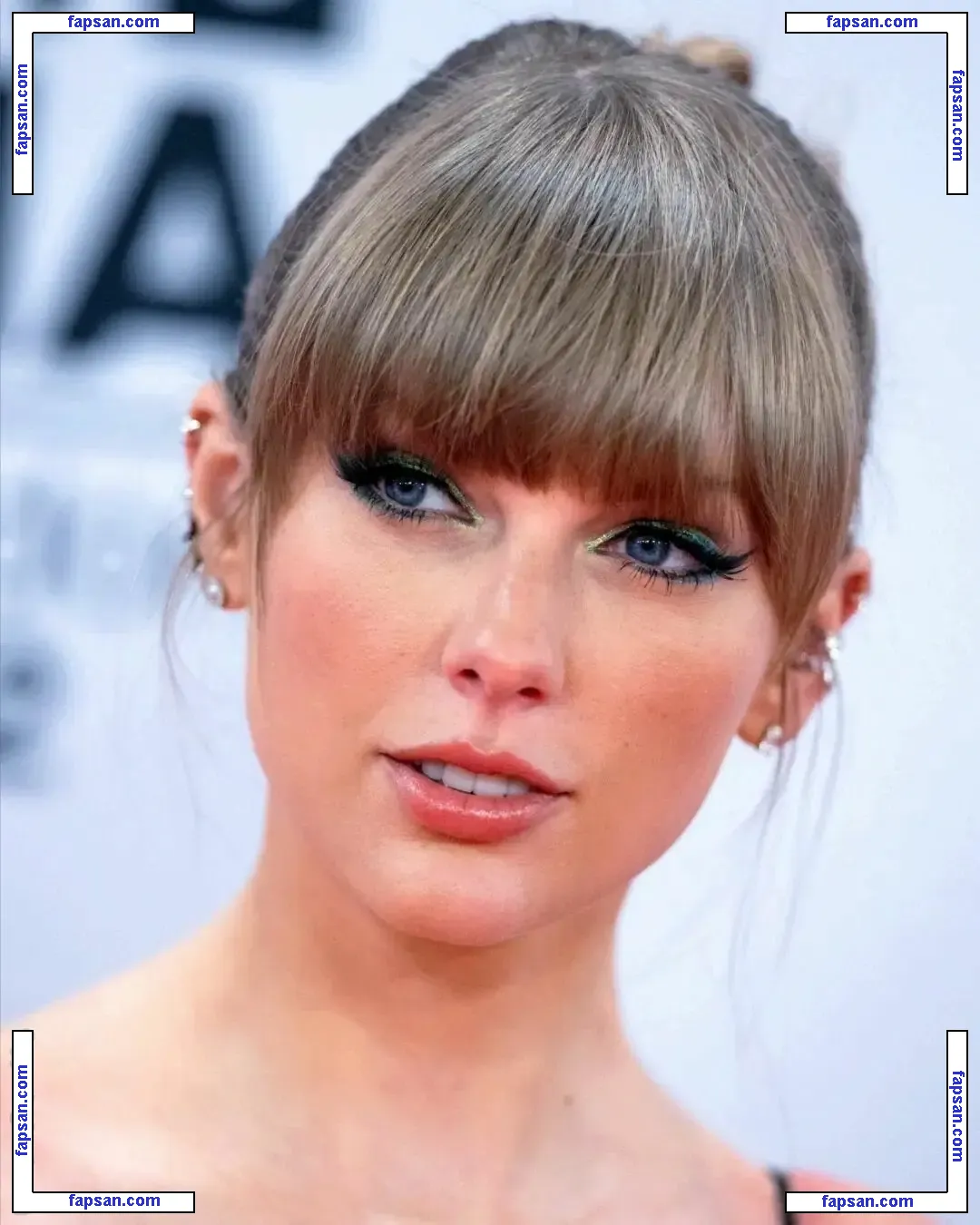 Taylor Swift nude photo #2300 from OnlyFans