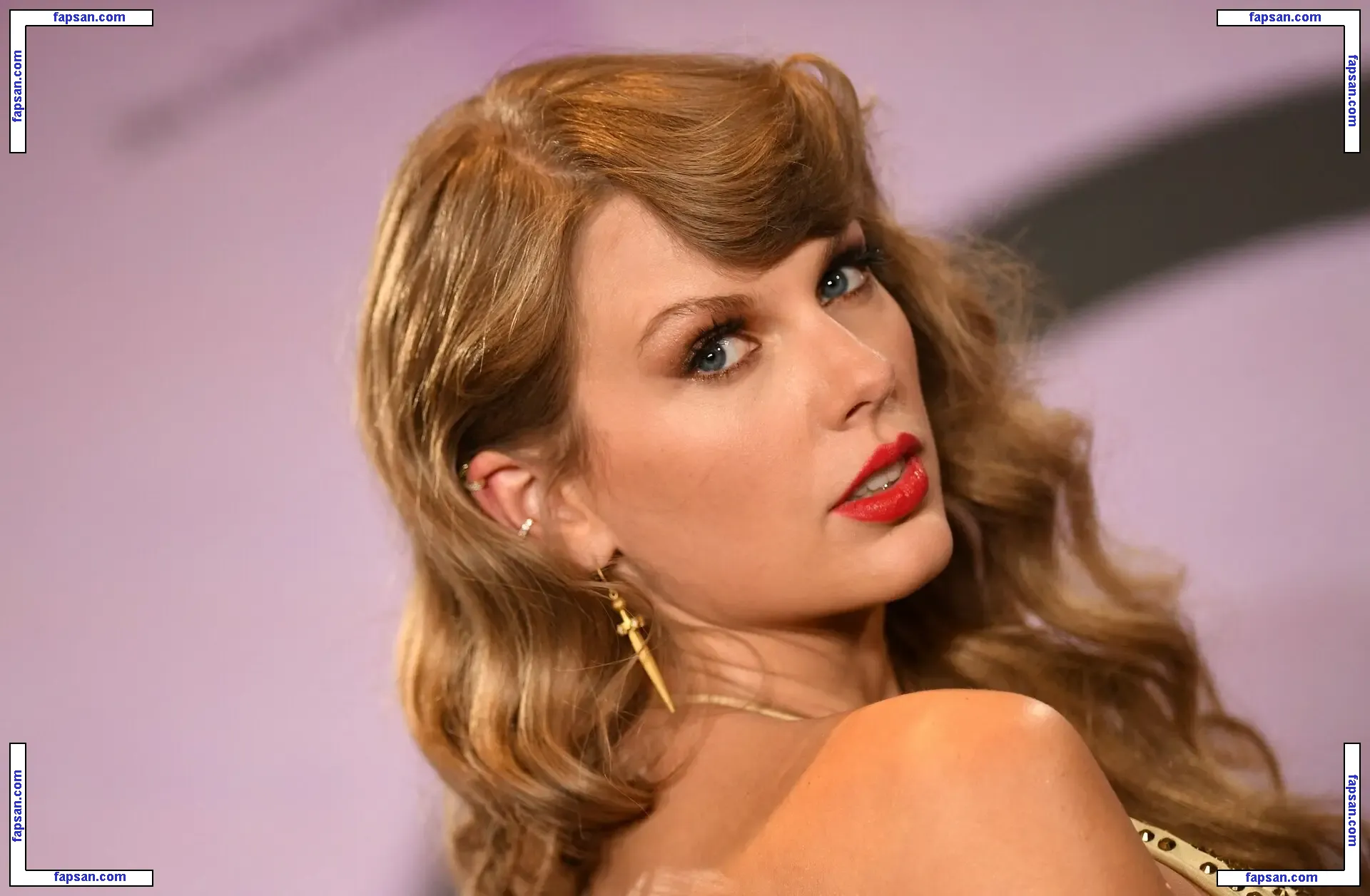 Taylor Swift nude photo #2335 from OnlyFans