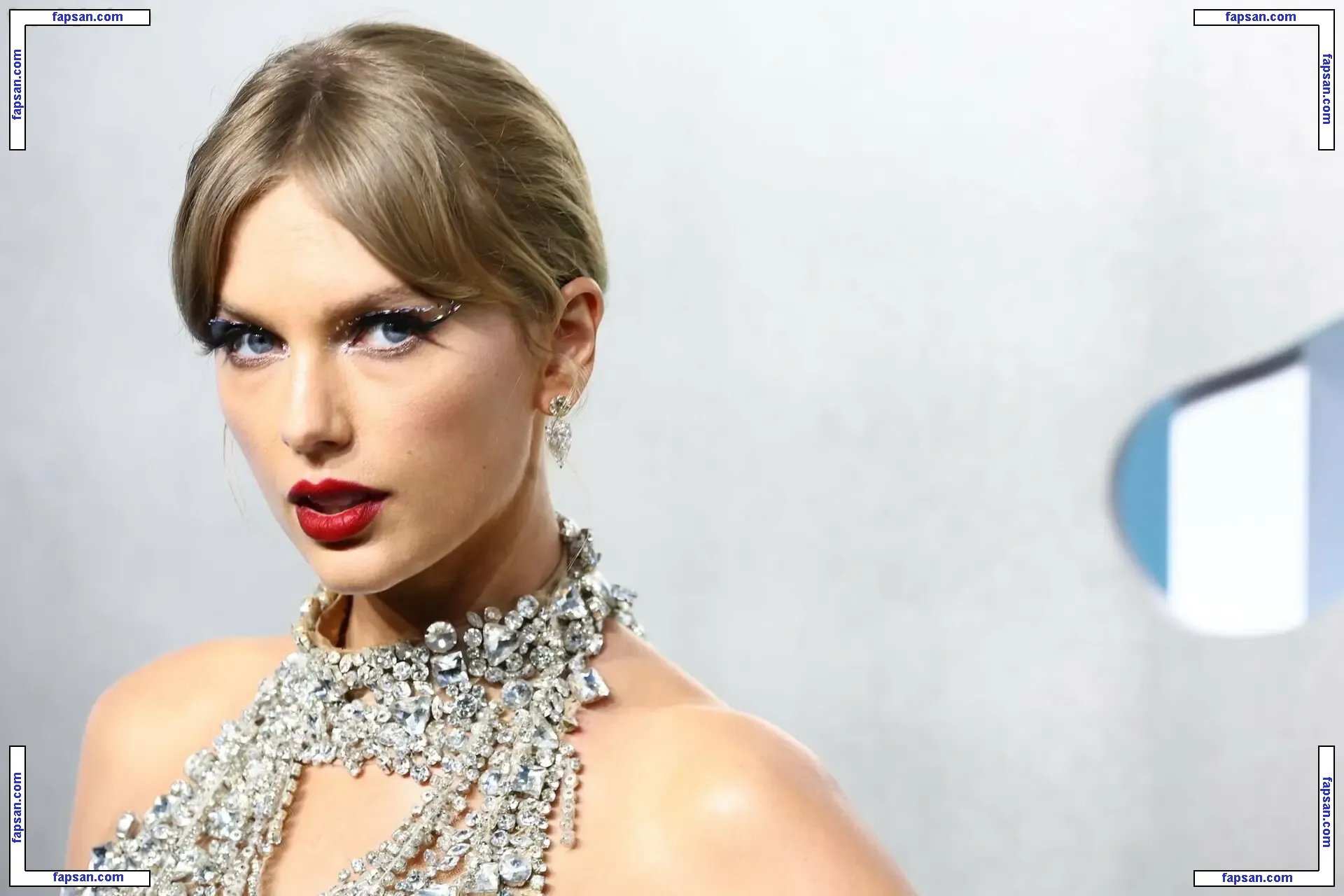 Taylor Swift nude photo #2378 from OnlyFans