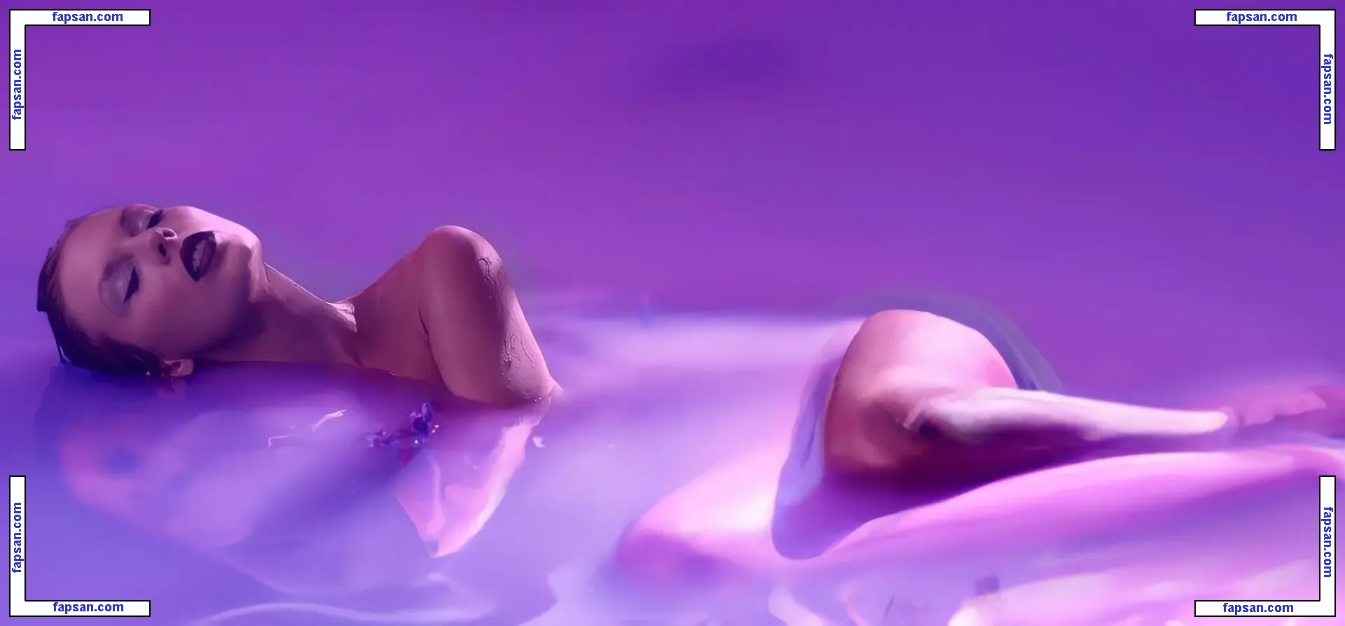 Taylor Swift nude photo #2460 from OnlyFans