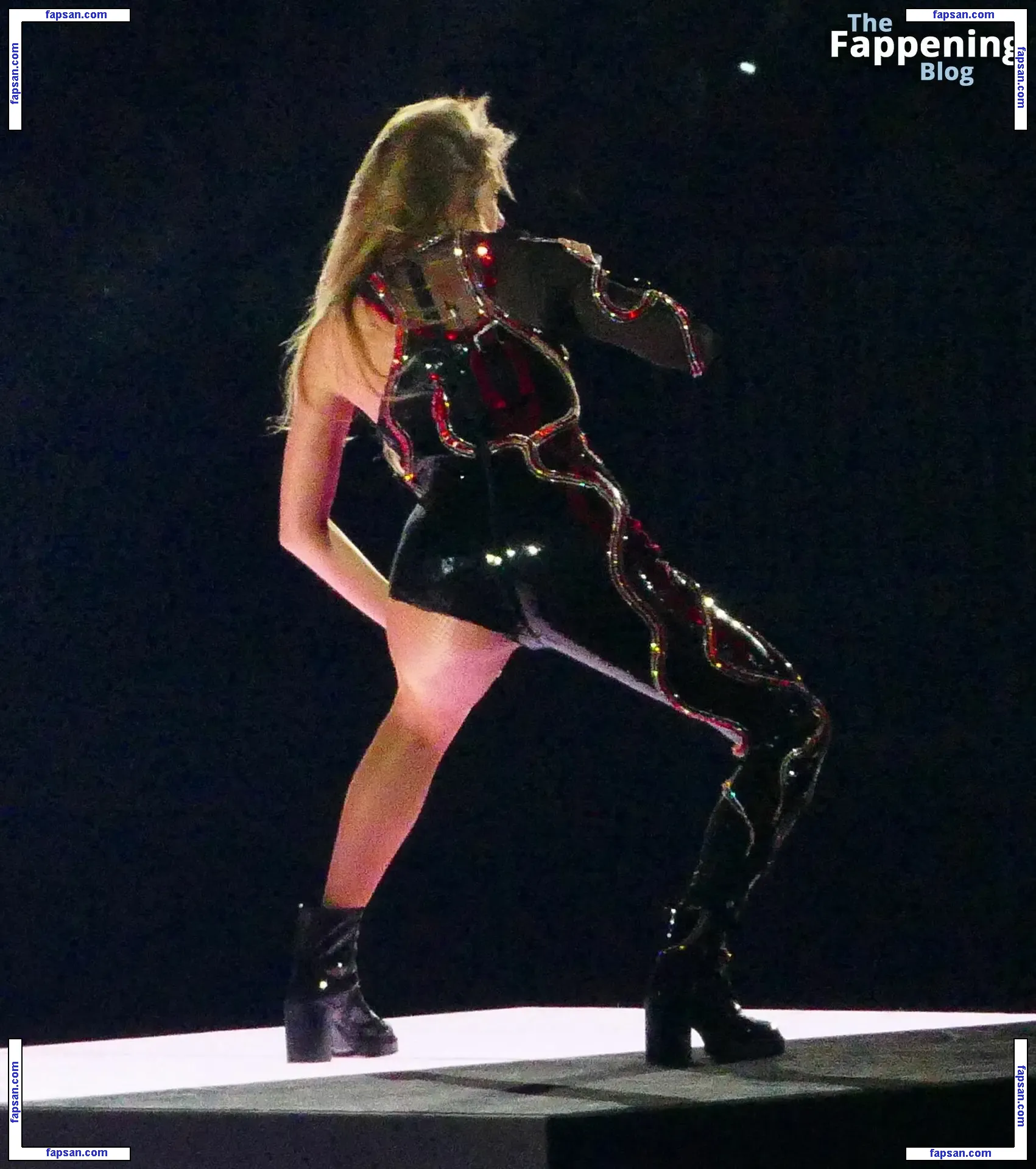 Taylor Swift nude photo #2526 from OnlyFans