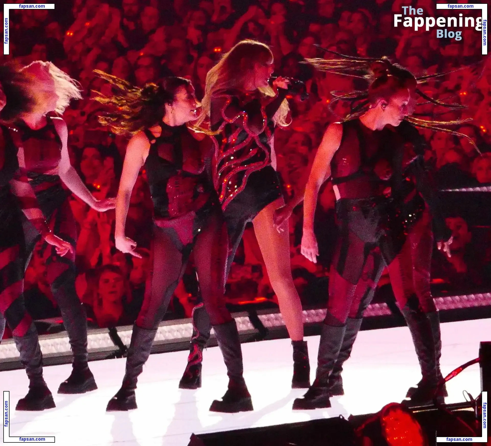 Taylor Swift nude photo #2536 from OnlyFans