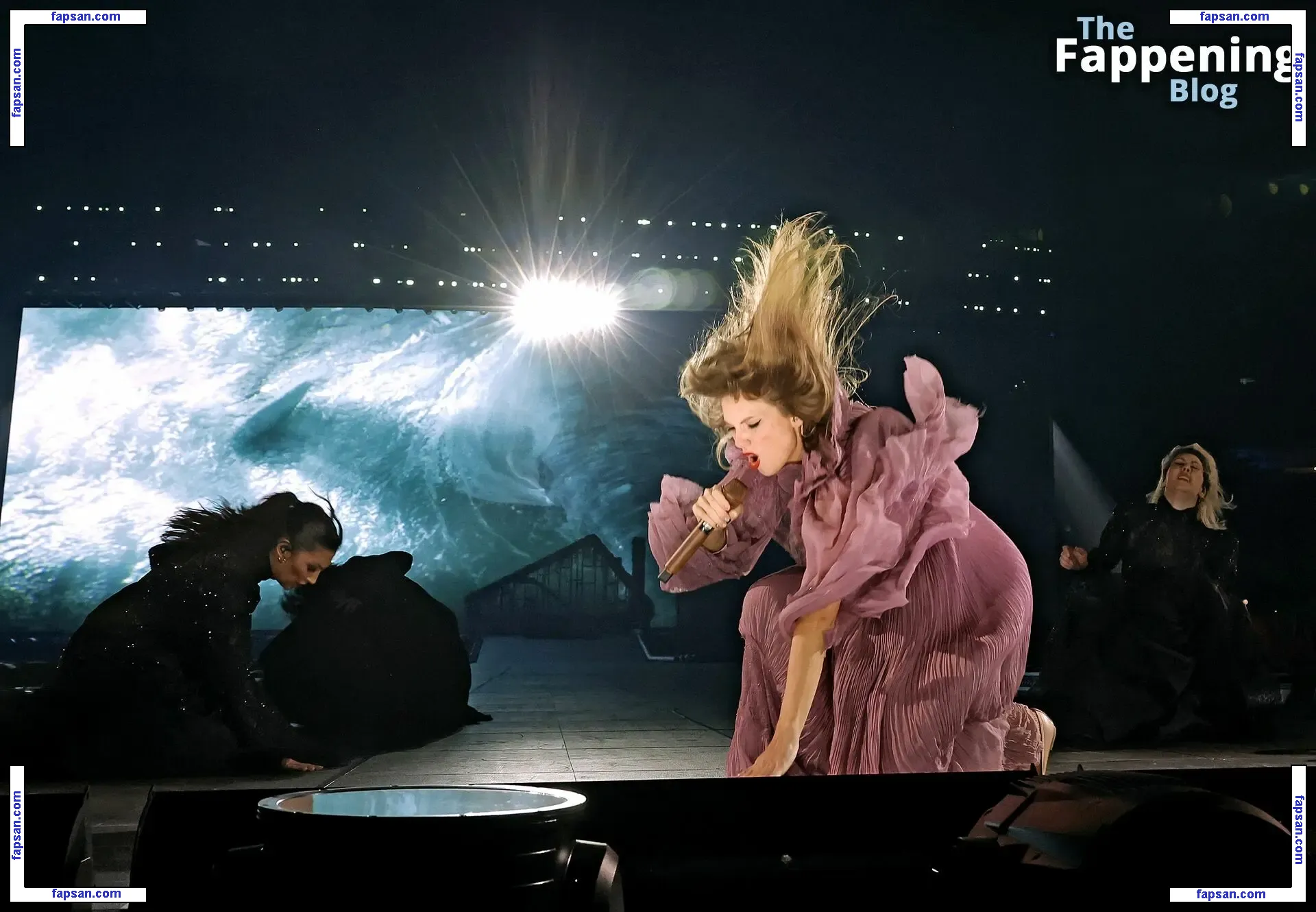 Taylor Swift nude photo #2584 from OnlyFans