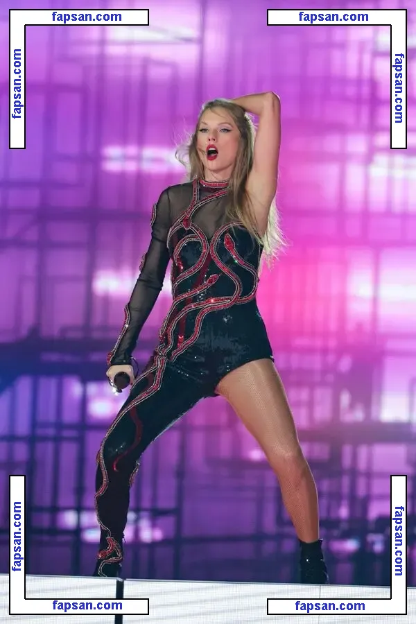 Taylor Swift nude photo #2699 from OnlyFans