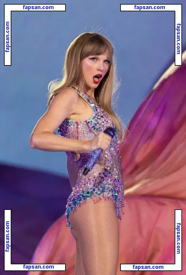 Taylor Swift nude photo #2701 from OnlyFans