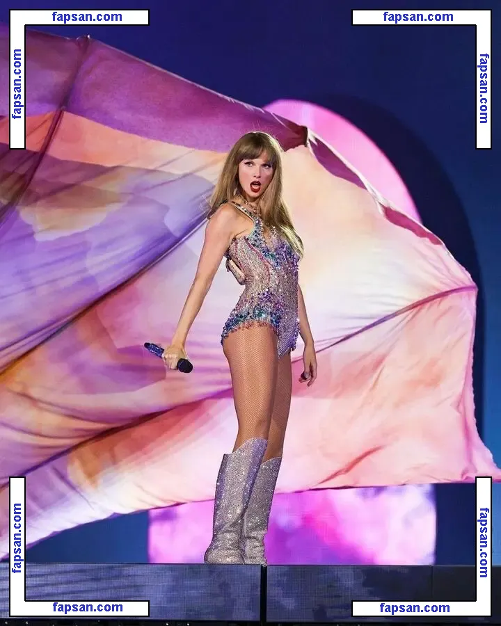 Taylor Swift nude photo #2705 from OnlyFans