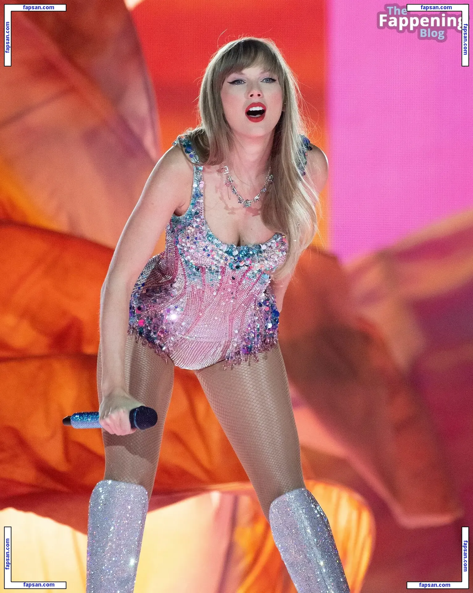 Taylor Swift nude photo #2720 from OnlyFans