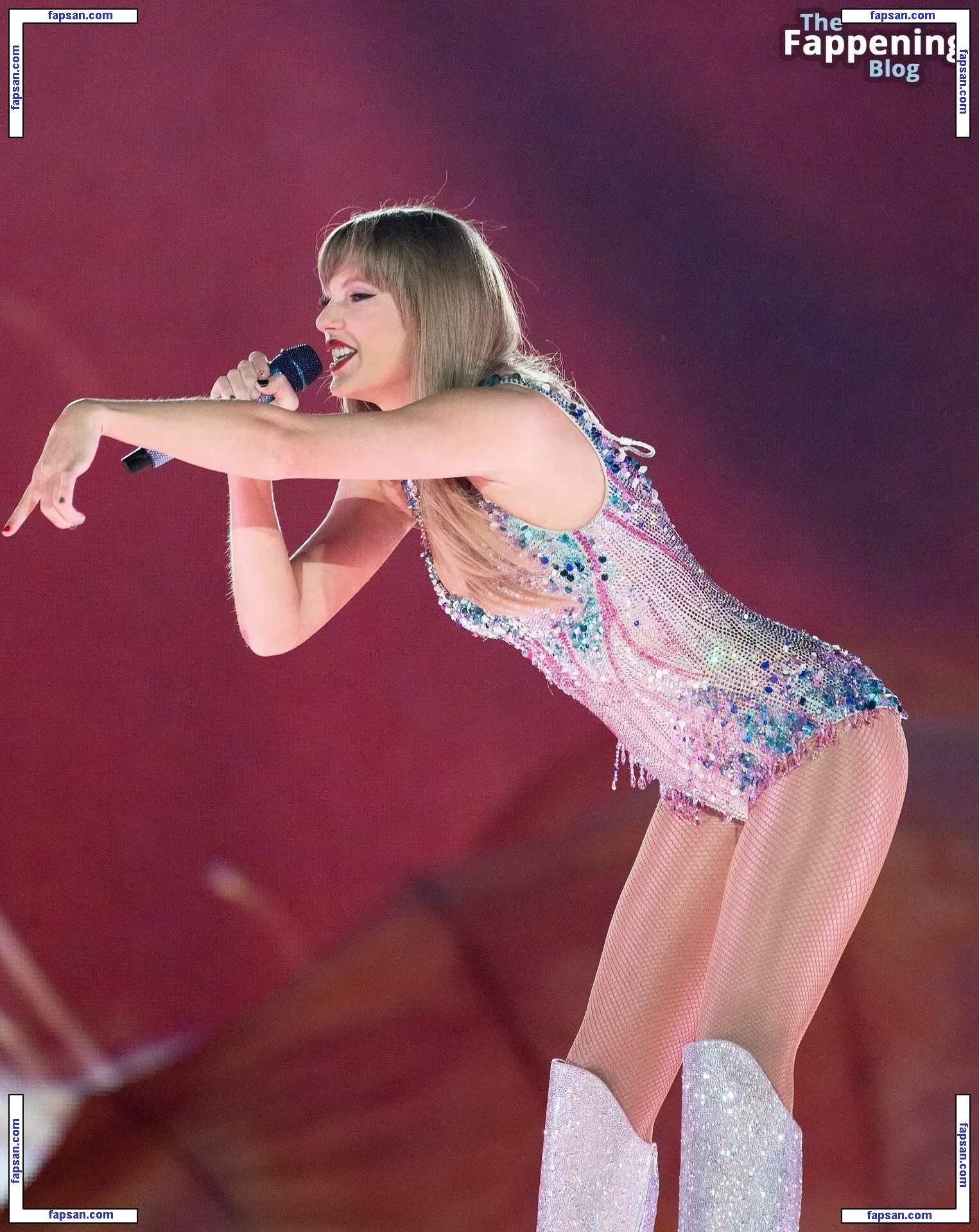 Taylor Swift nude photo #2731 from OnlyFans