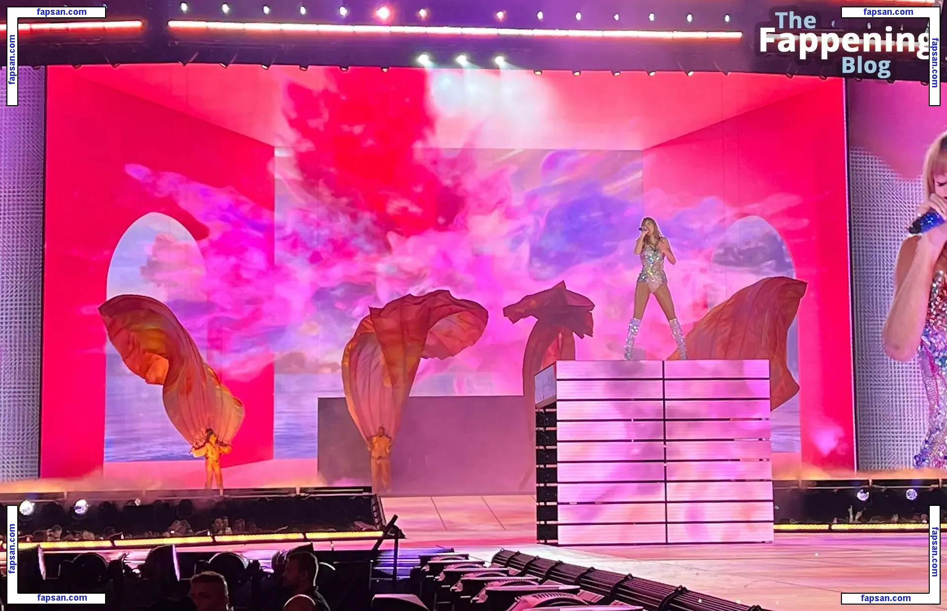 Taylor Swift nude photo #2736 from OnlyFans