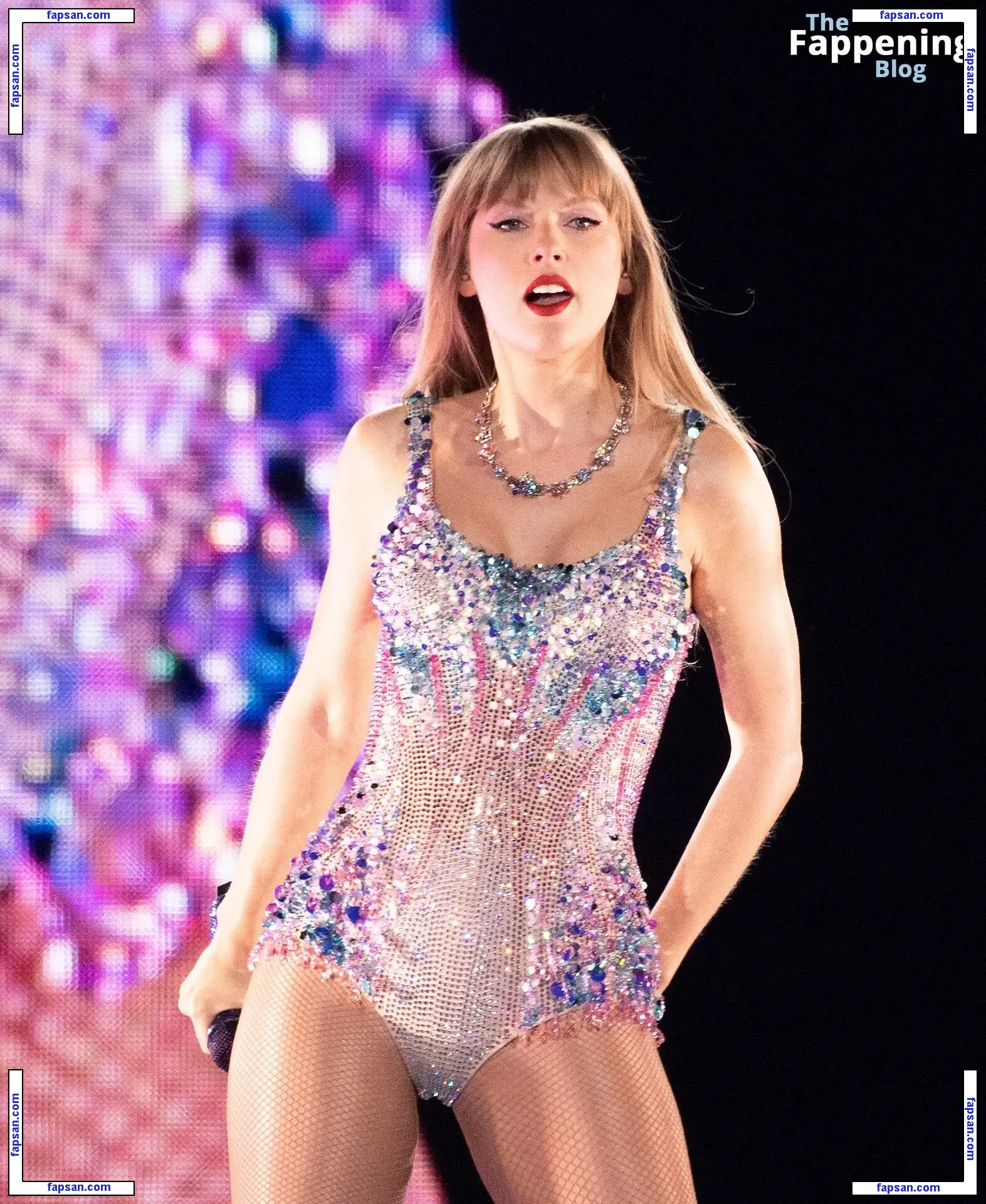 Taylor Swift nude photo #2739 from OnlyFans