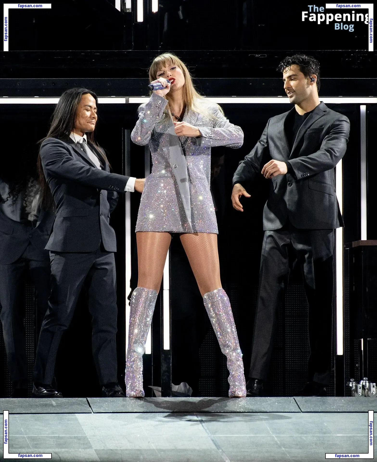 Taylor Swift nude photo #2749 from OnlyFans