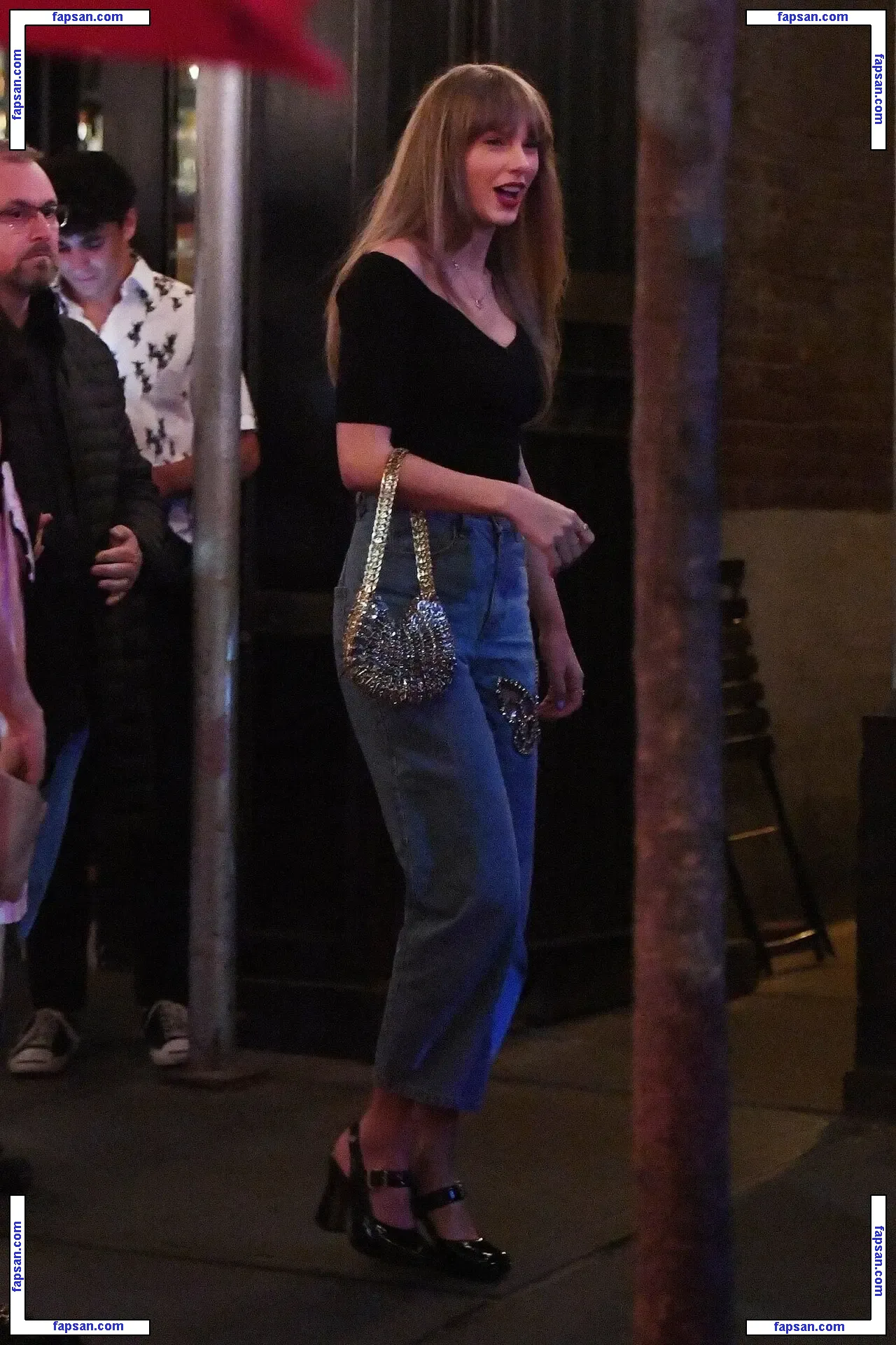 Taylor Swift nude photo #2867 from OnlyFans