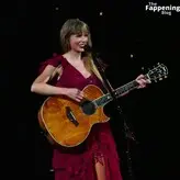 Taylor Swift nude #2573