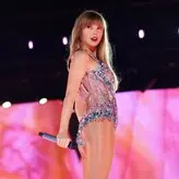 Taylor Swift nude #2675