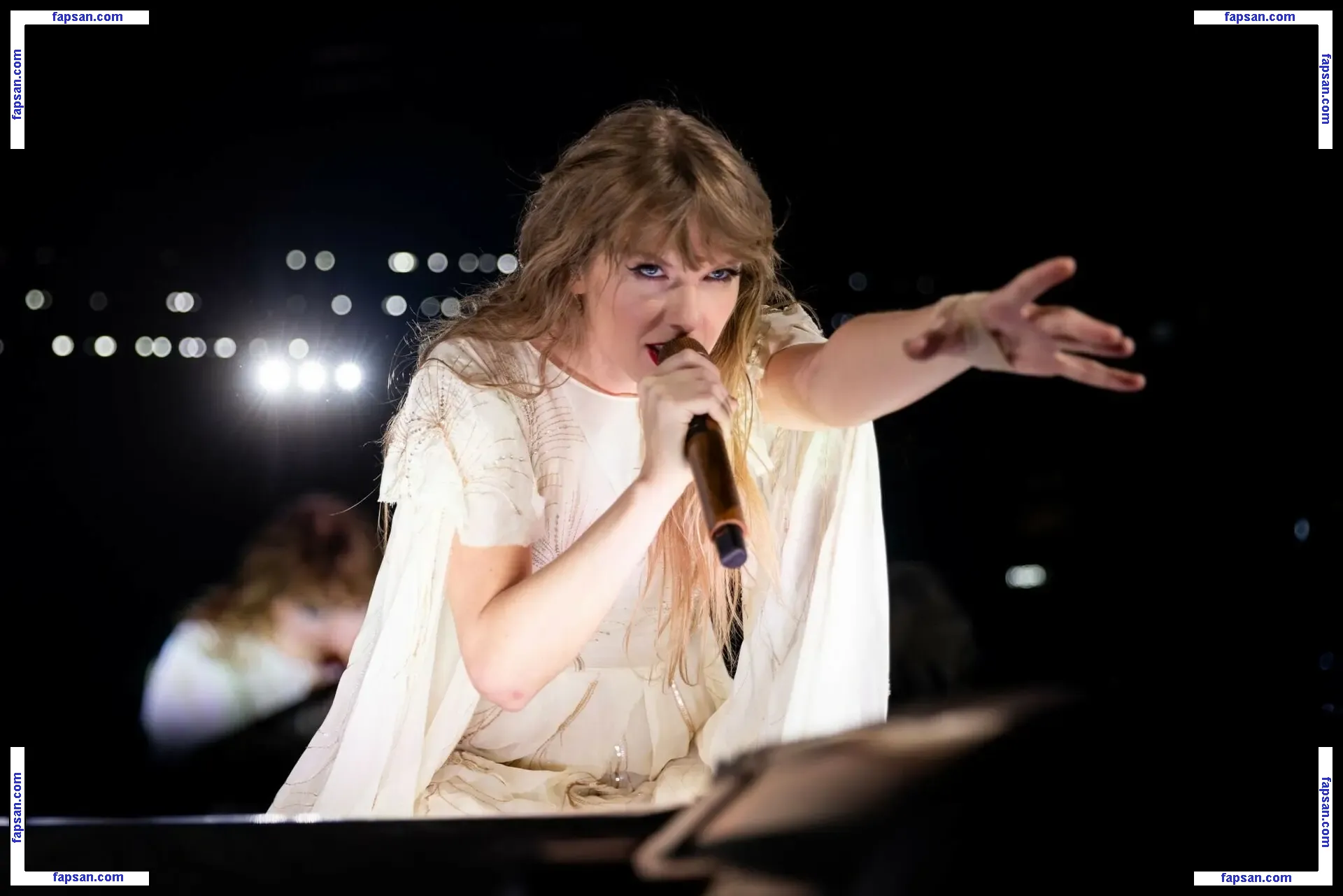 Taylor Swift nude photo #3063 from OnlyFans