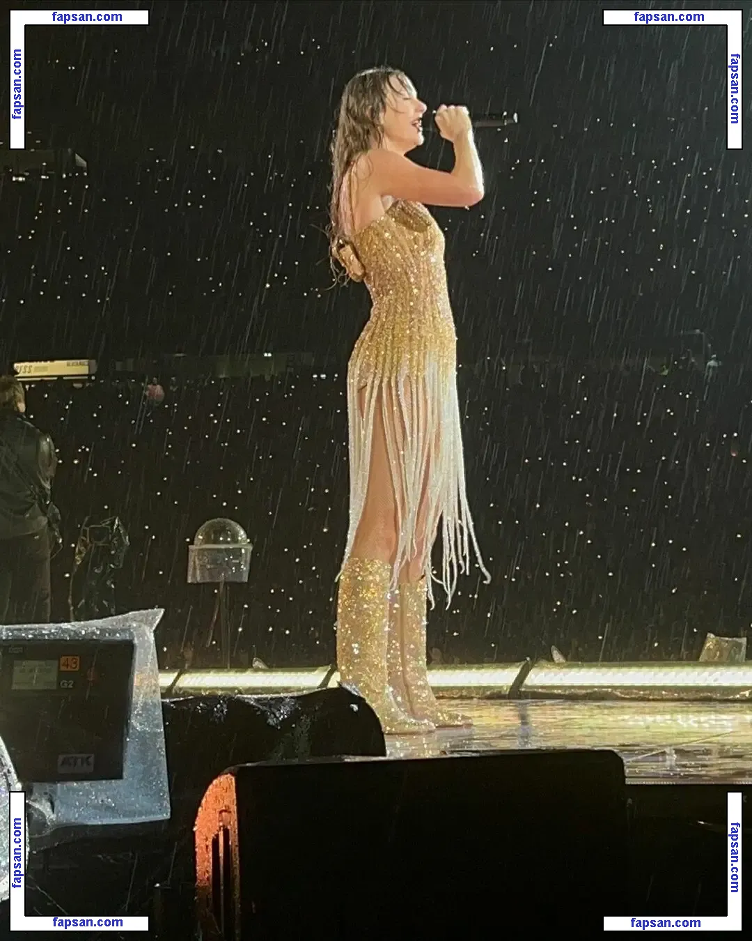 Taylor Swift nude photo #3207 from OnlyFans