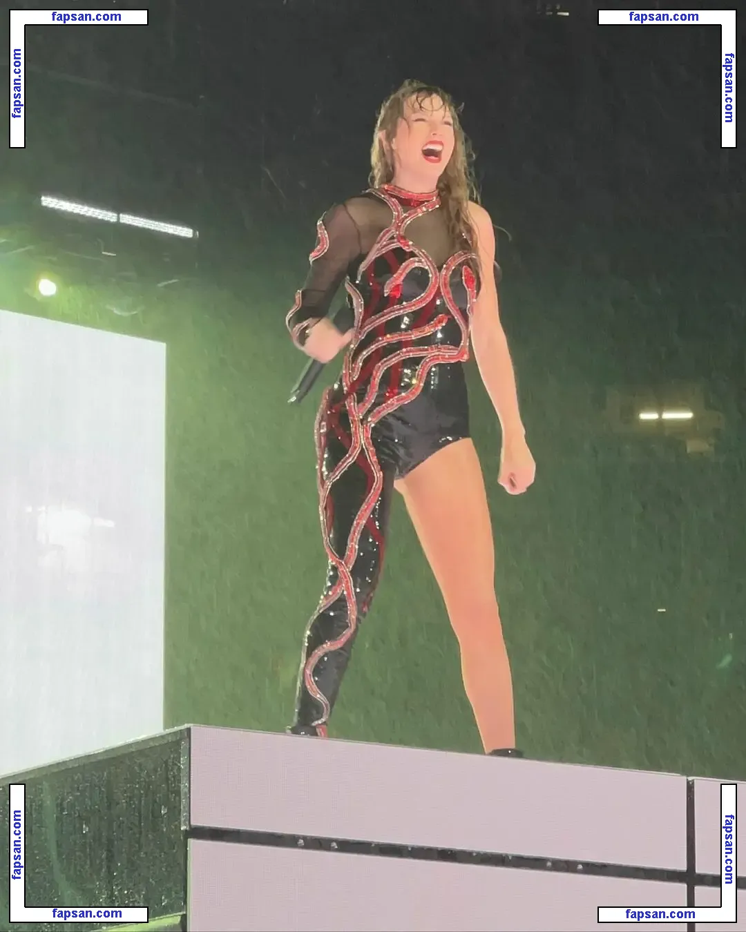 Taylor Swift nude photo #3214 from OnlyFans