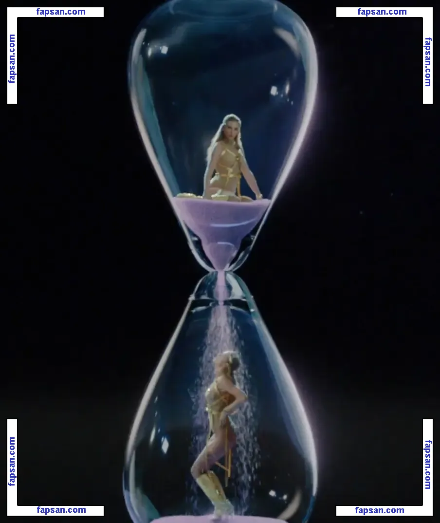 Taylor Swift nude photo #3289 from OnlyFans