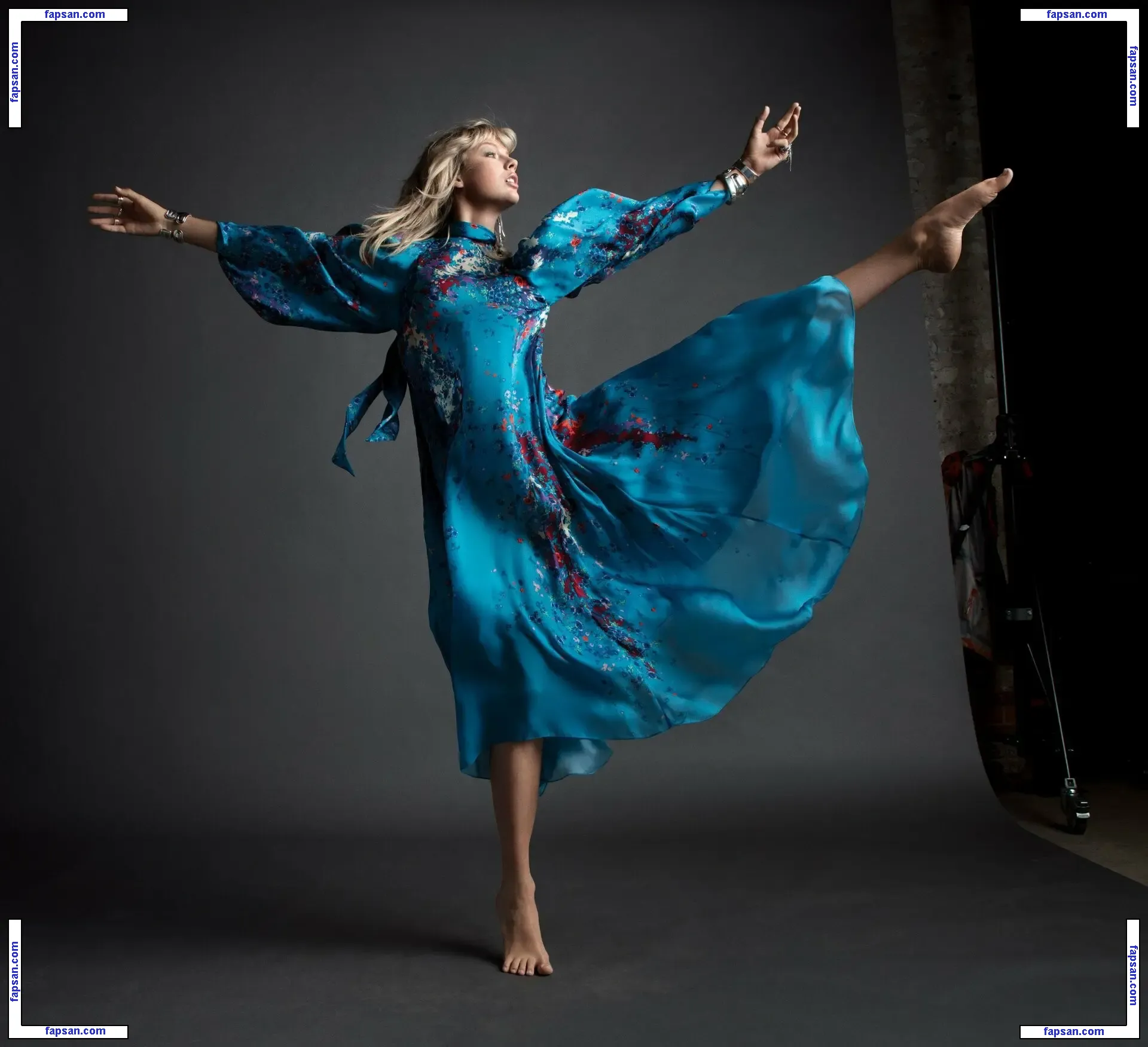 Taylor Swift nude photo #3313 from OnlyFans