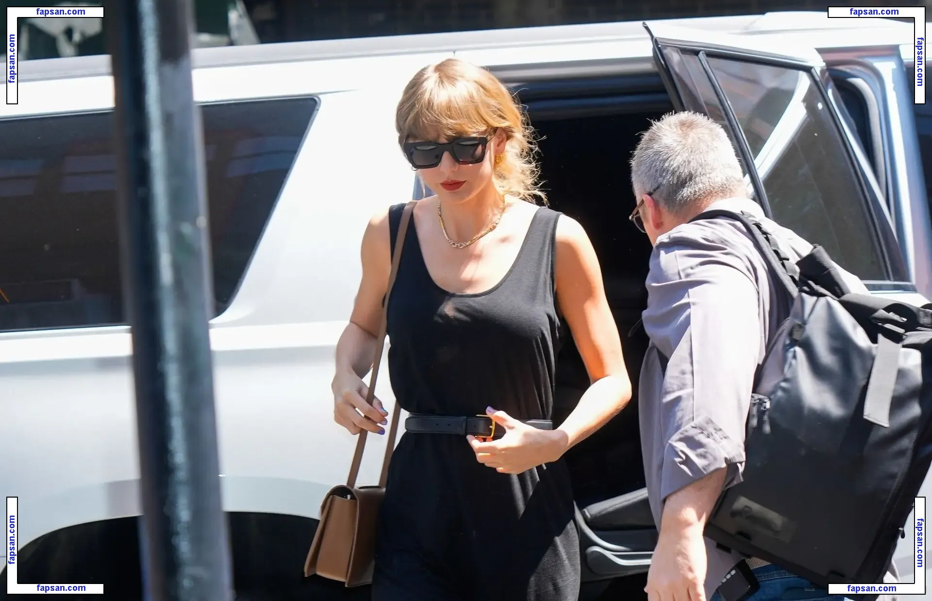 Taylor Swift nude photo #3360 from OnlyFans