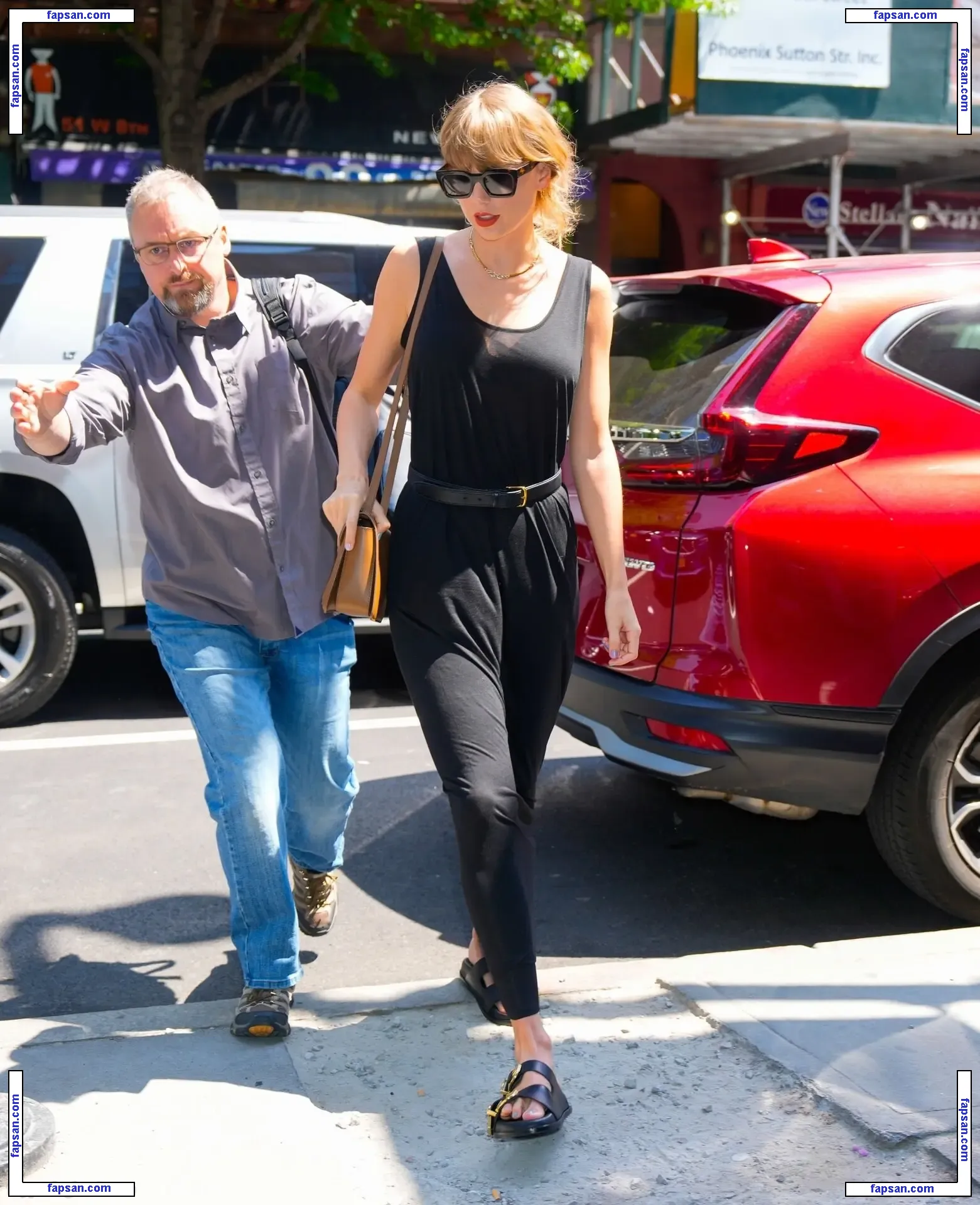 Taylor Swift nude photo #3361 from OnlyFans