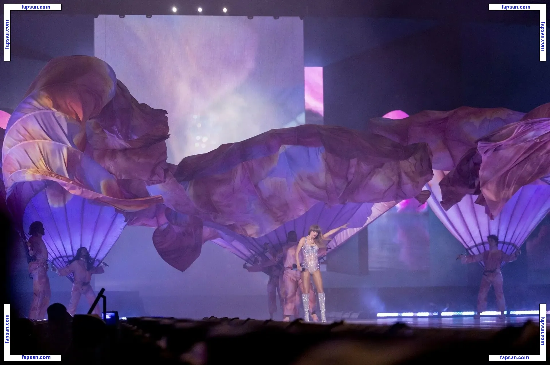 Taylor Swift nude photo #3372 from OnlyFans