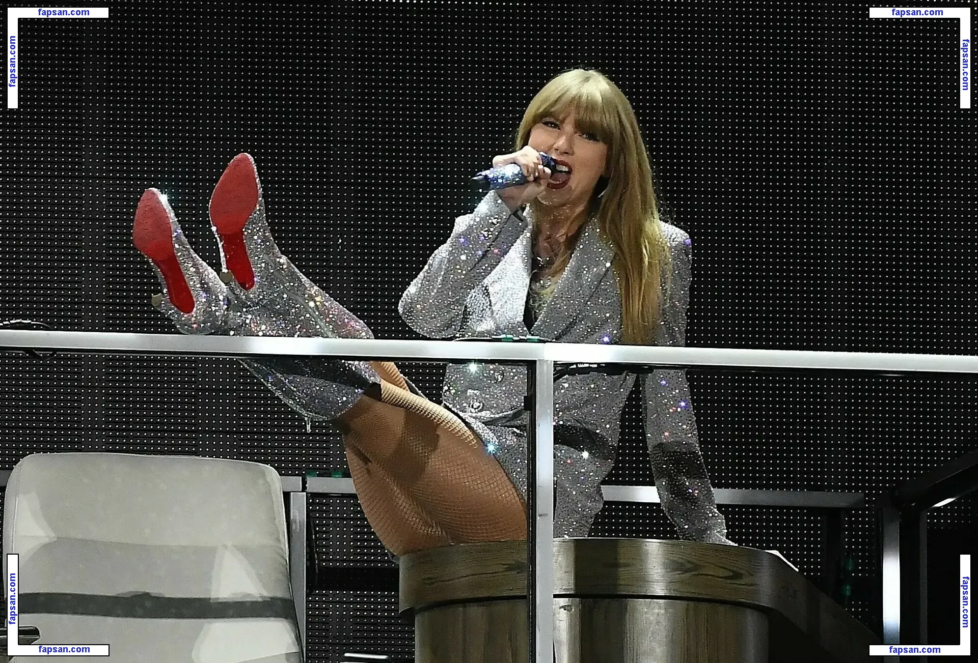 Taylor Swift nude photo #3373 from OnlyFans