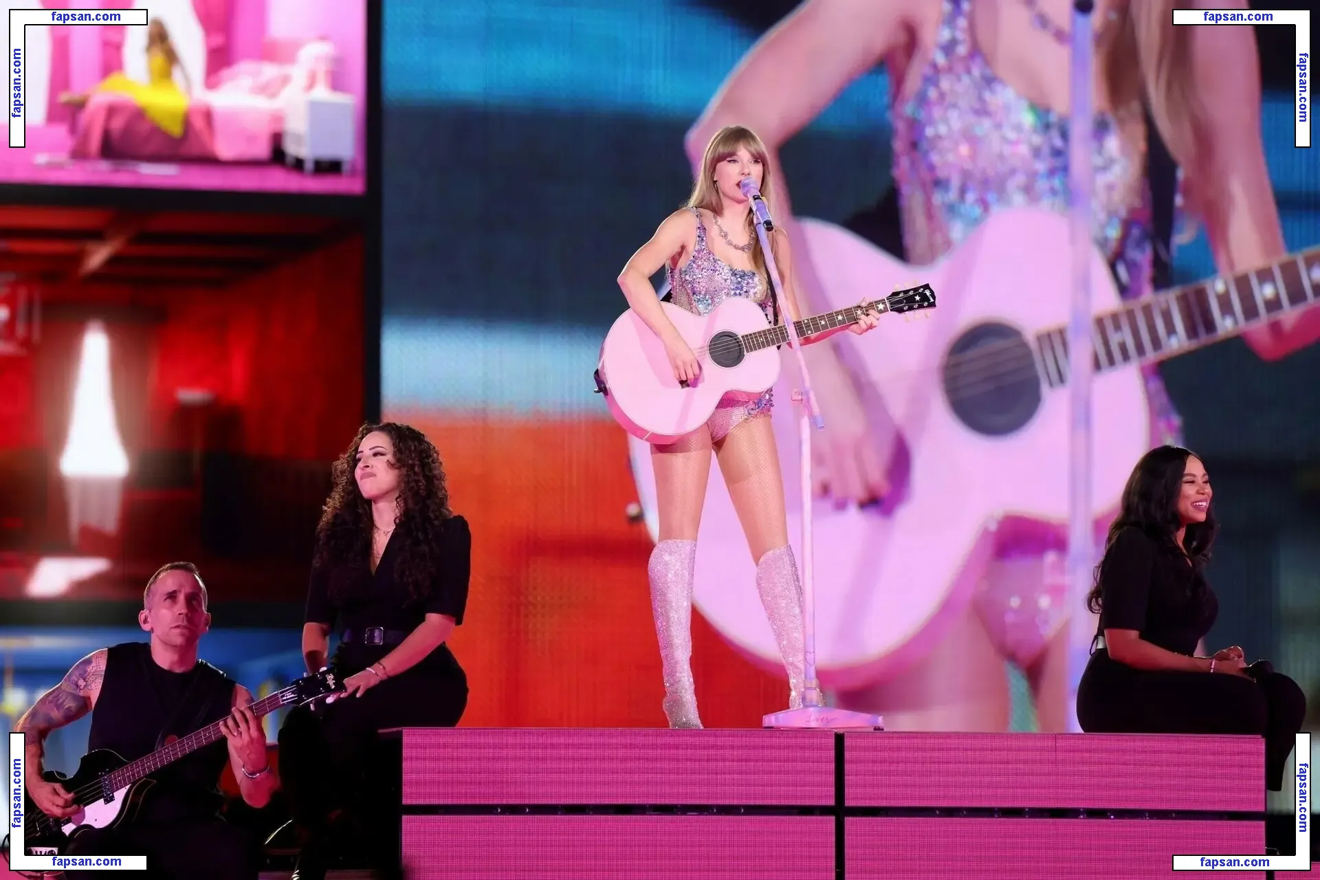 Taylor Swift nude photo #3404 from OnlyFans