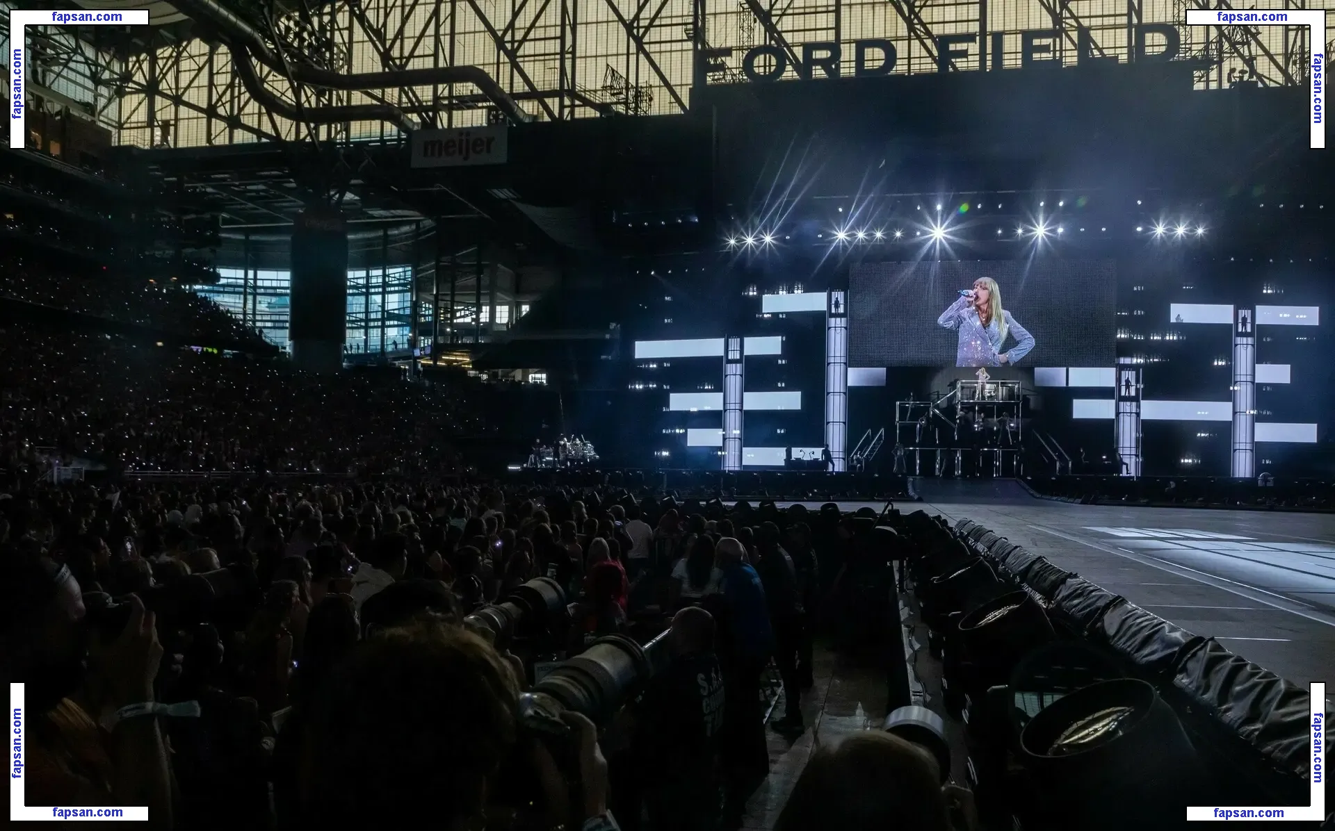 Taylor Swift nude photo #3407 from OnlyFans