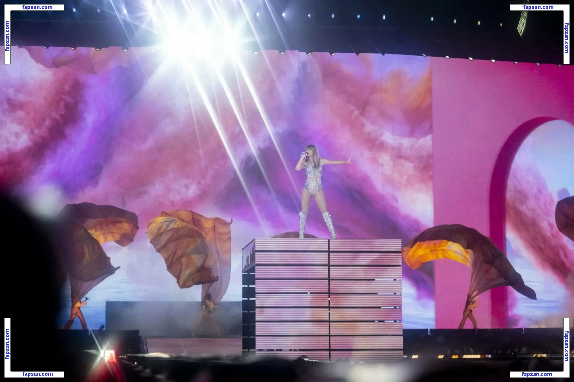 Taylor Swift nude photo #3412 from OnlyFans