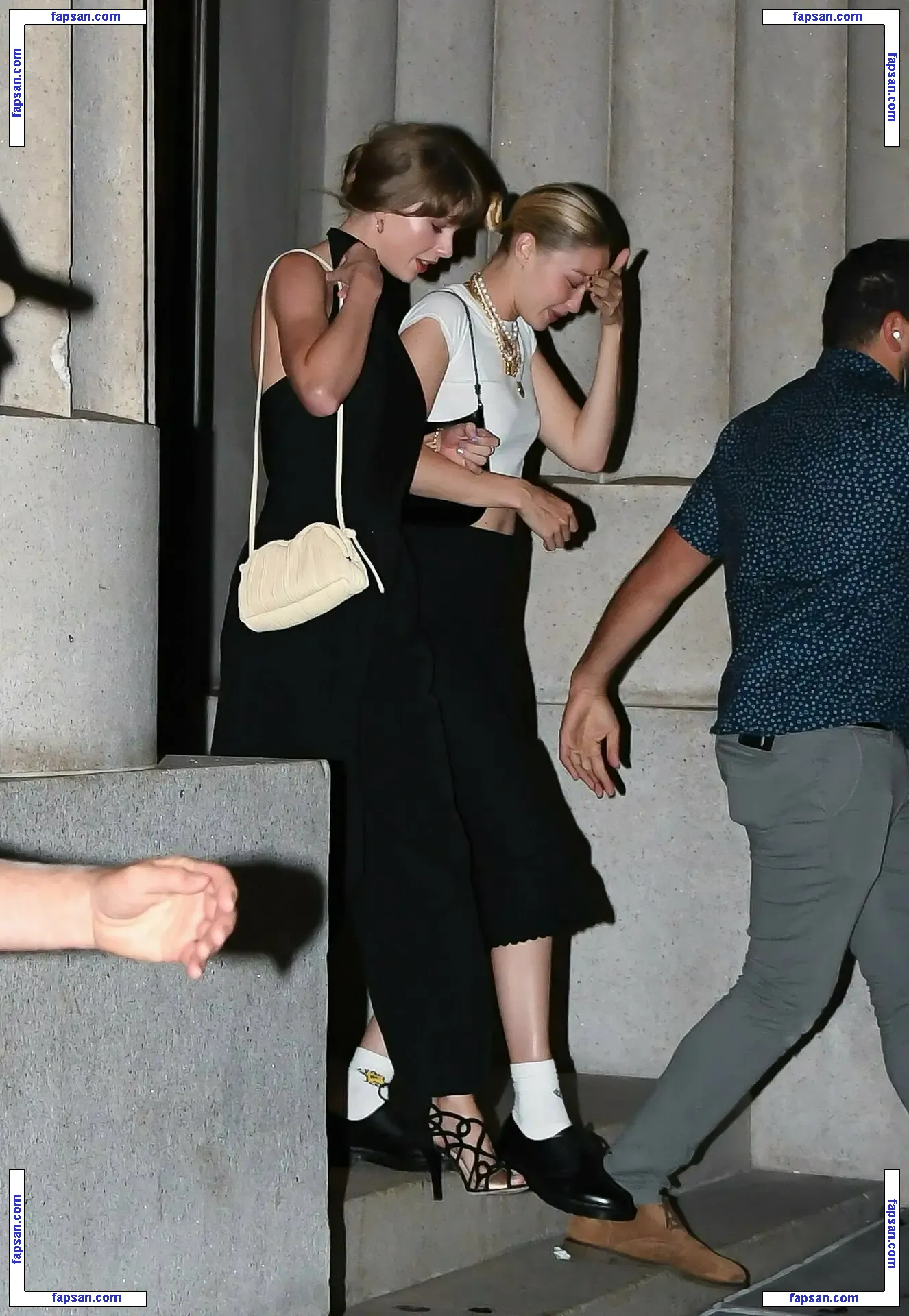 Taylor Swift nude photo #3436 from OnlyFans