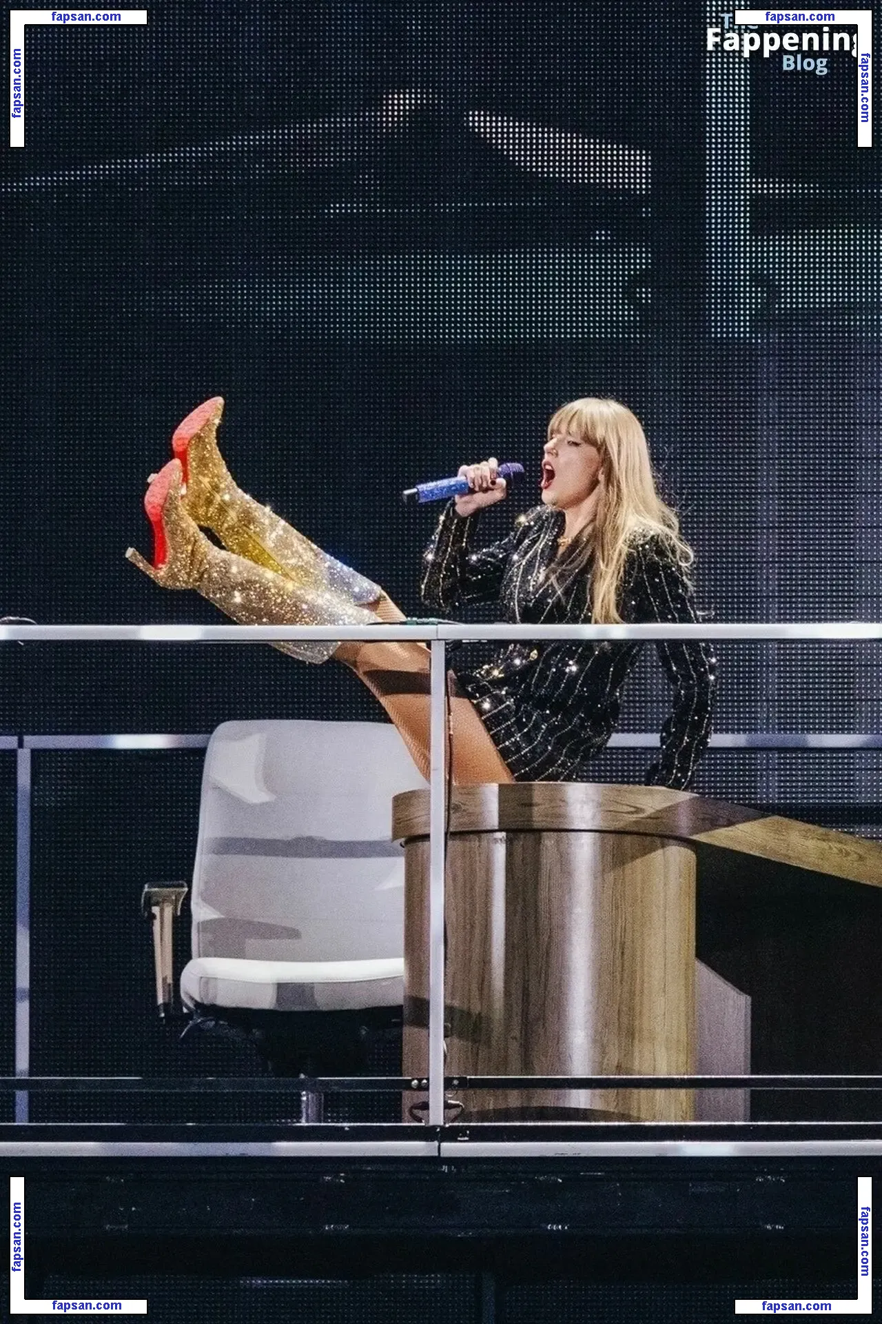 Taylor Swift nude photo #3460 from OnlyFans