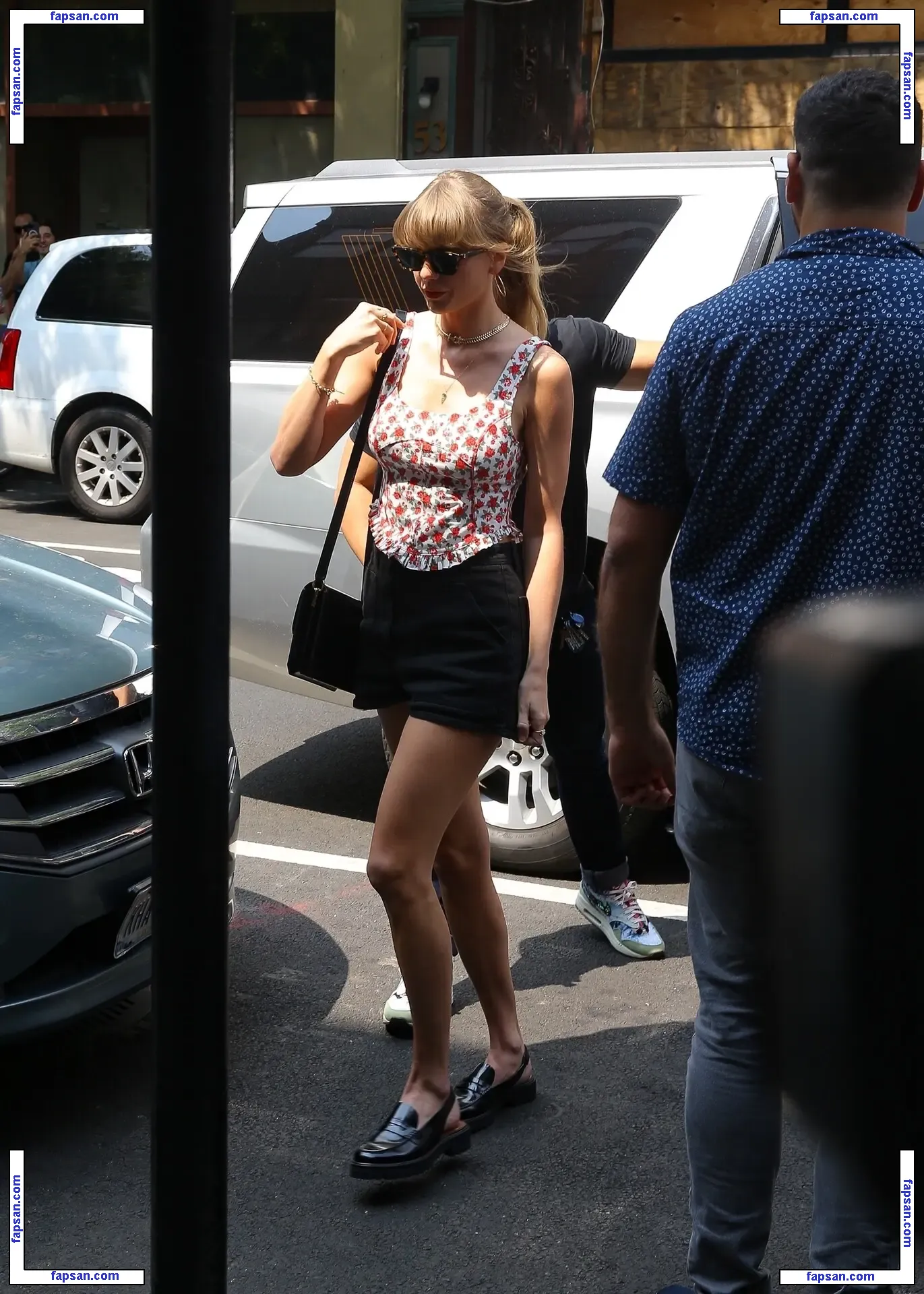 Taylor Swift nude photo #3506 from OnlyFans