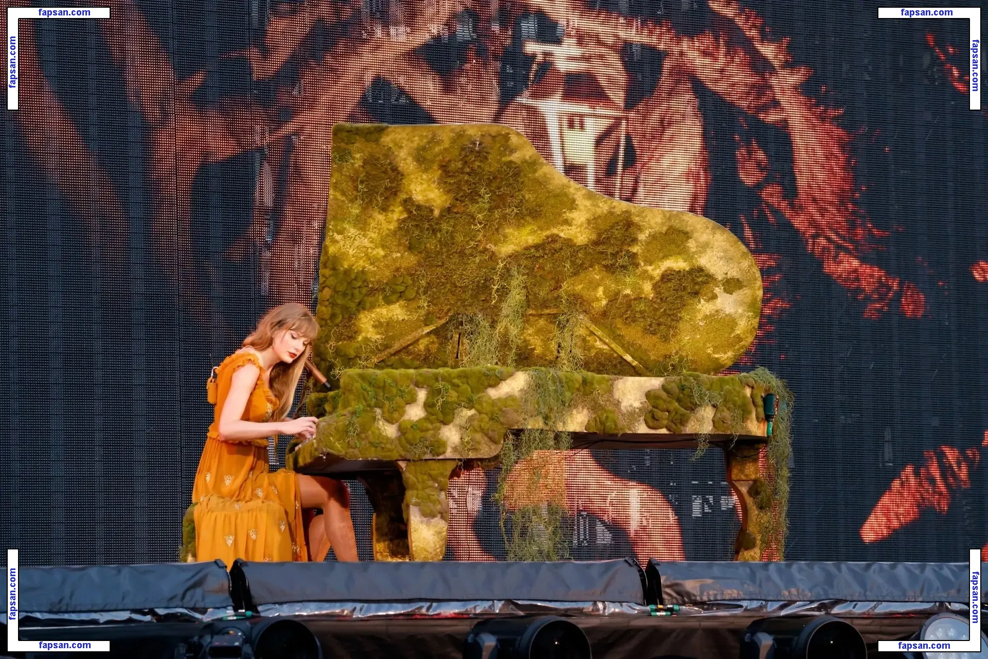 Taylor Swift nude photo #3548 from OnlyFans