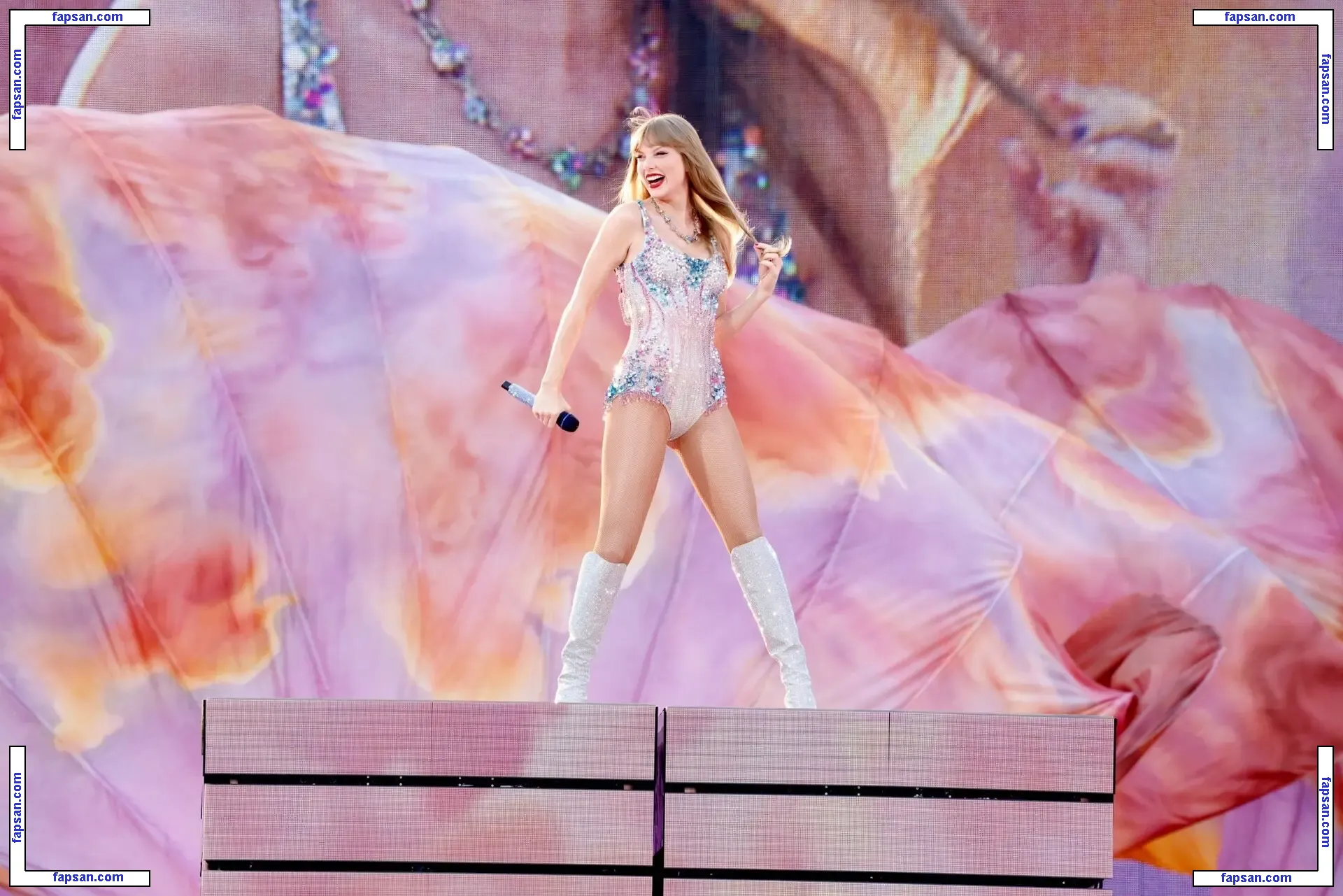 Taylor Swift nude photo #3550 from OnlyFans