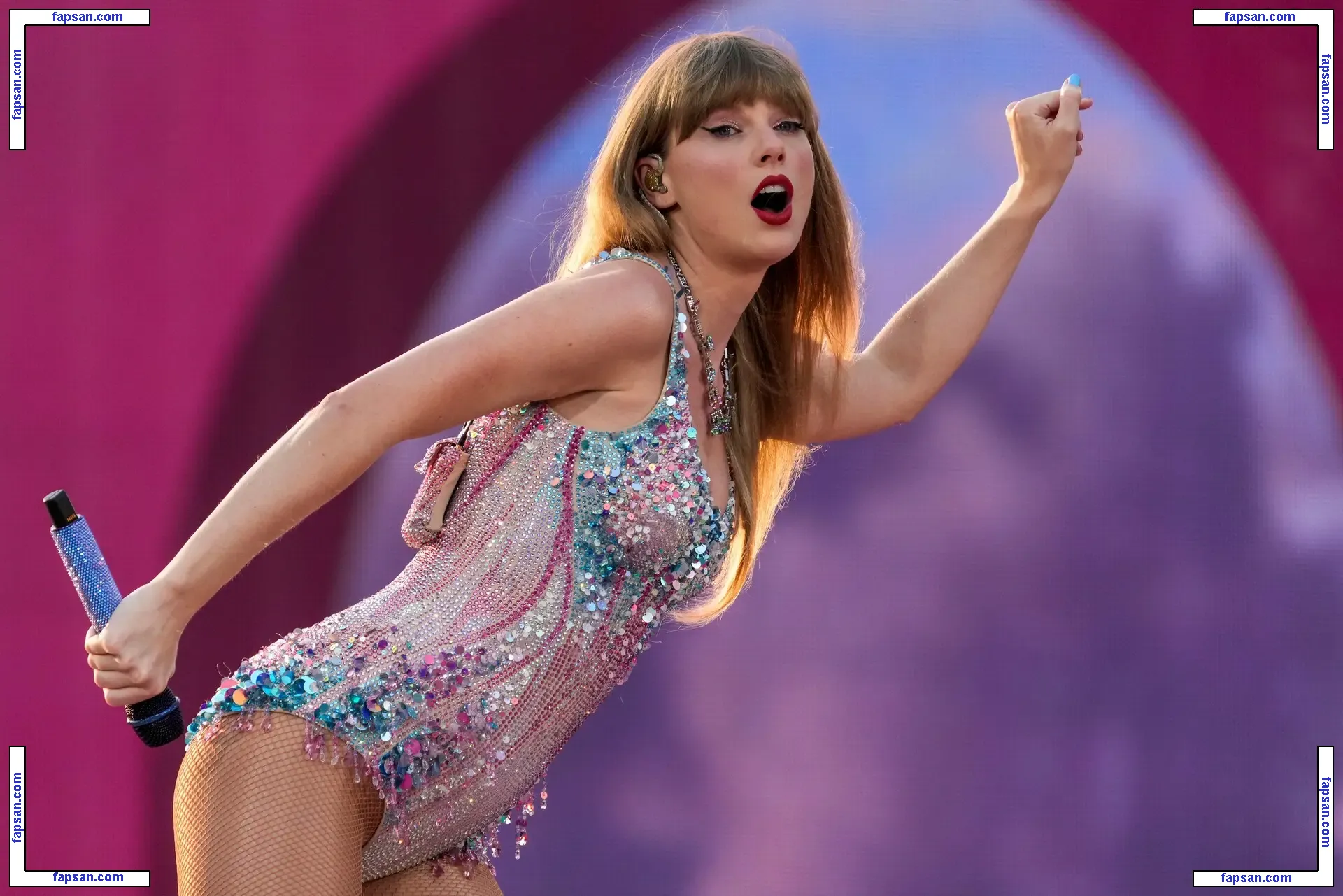 Taylor Swift nude photo #3567 from OnlyFans