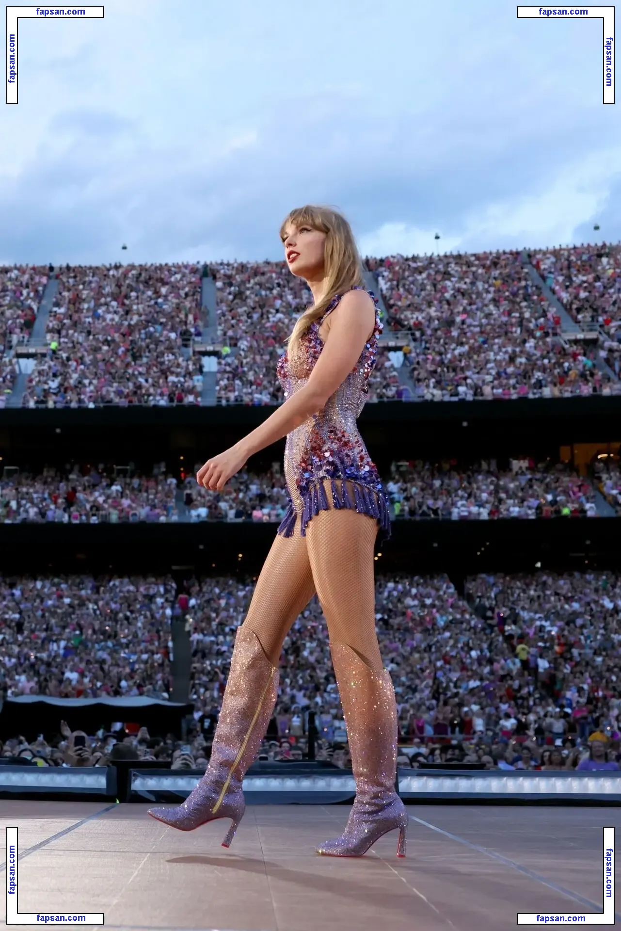 Taylor Swift nude photo #3730 from OnlyFans