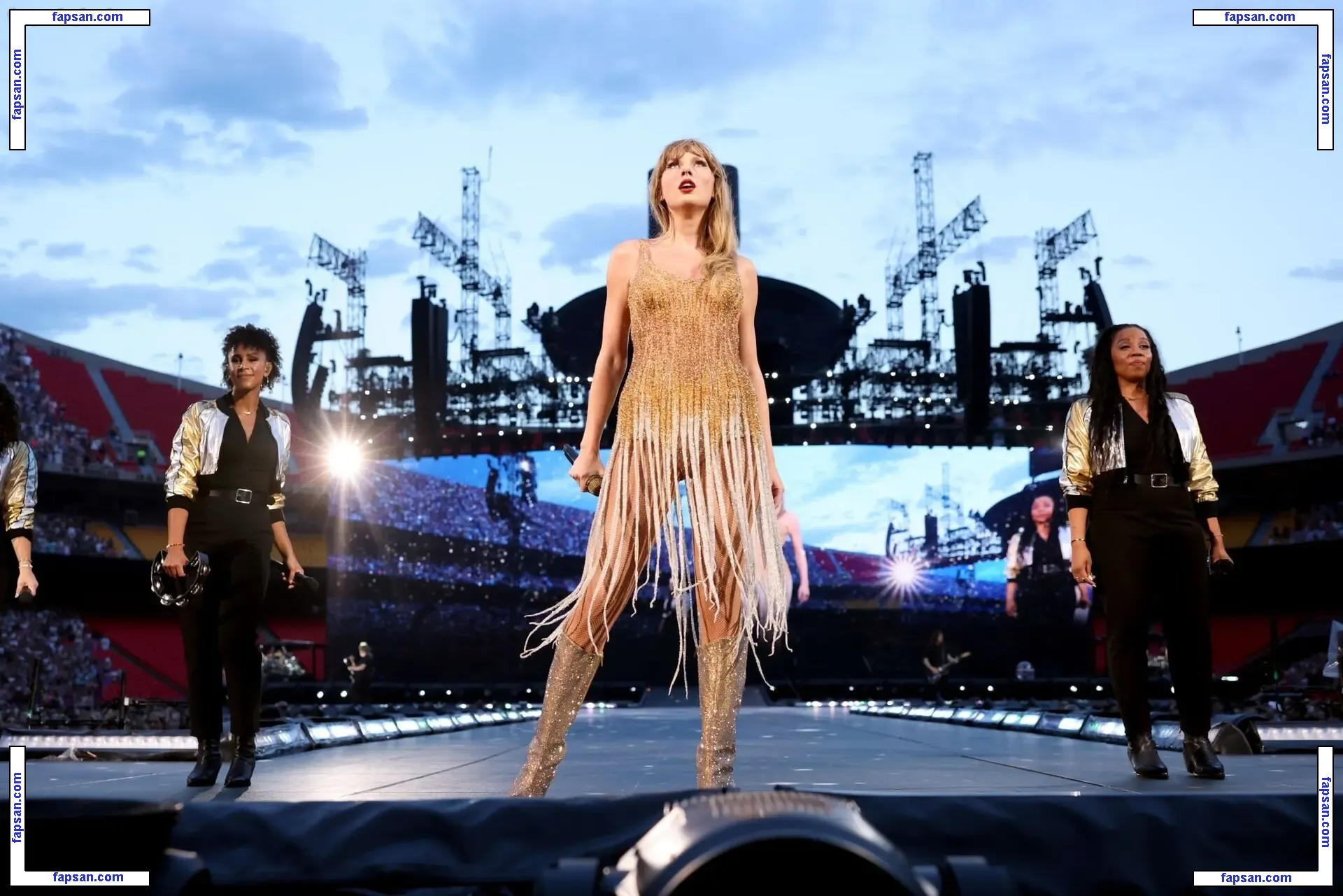 Taylor Swift nude photo #3733 from OnlyFans