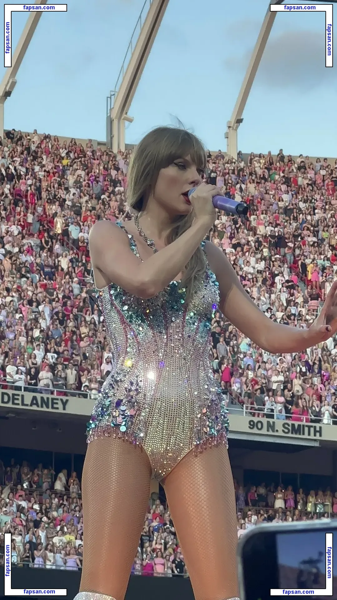 Taylor Swift nude photo #3759 from OnlyFans