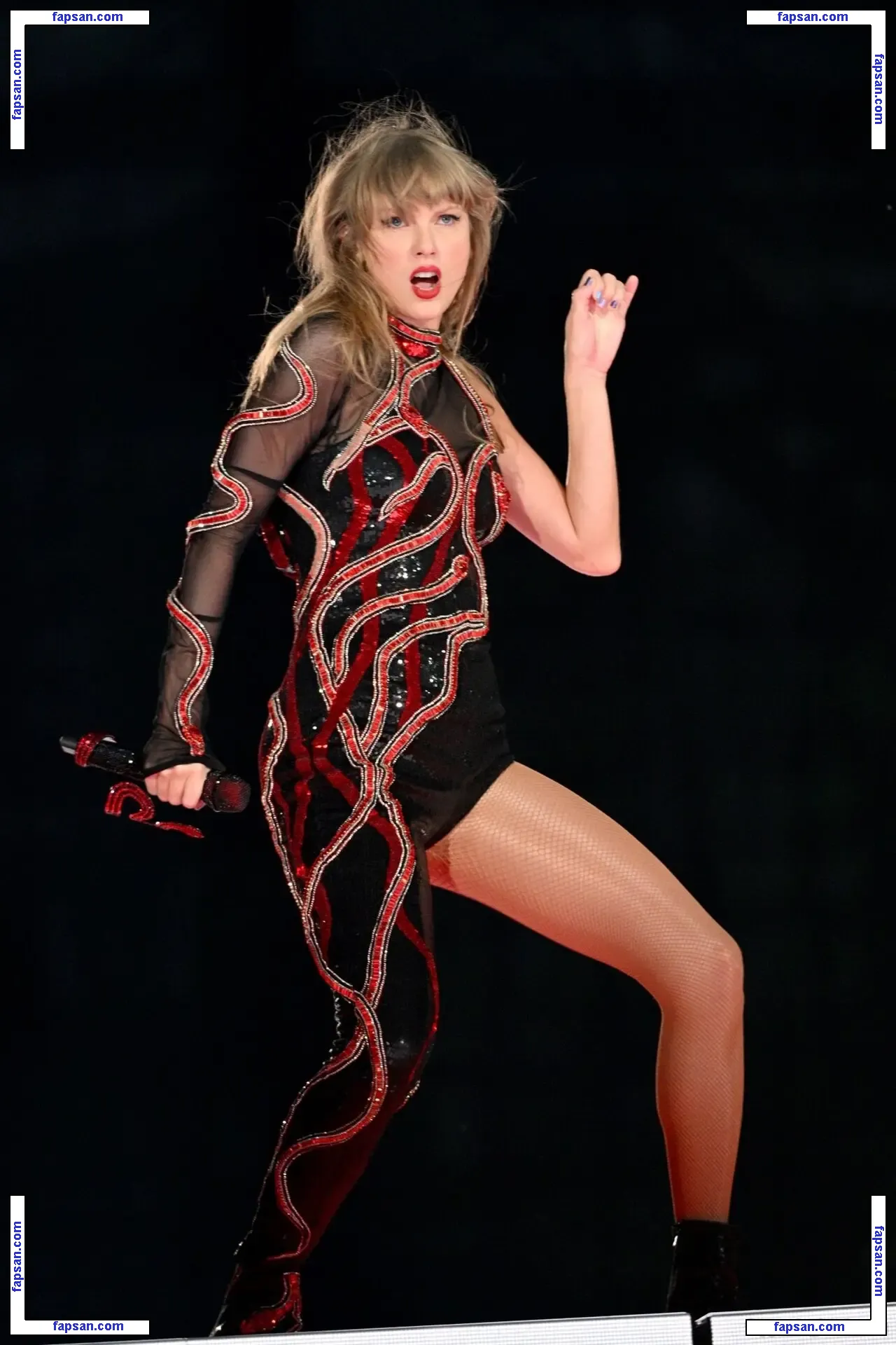 Taylor Swift nude photo #3788 from OnlyFans