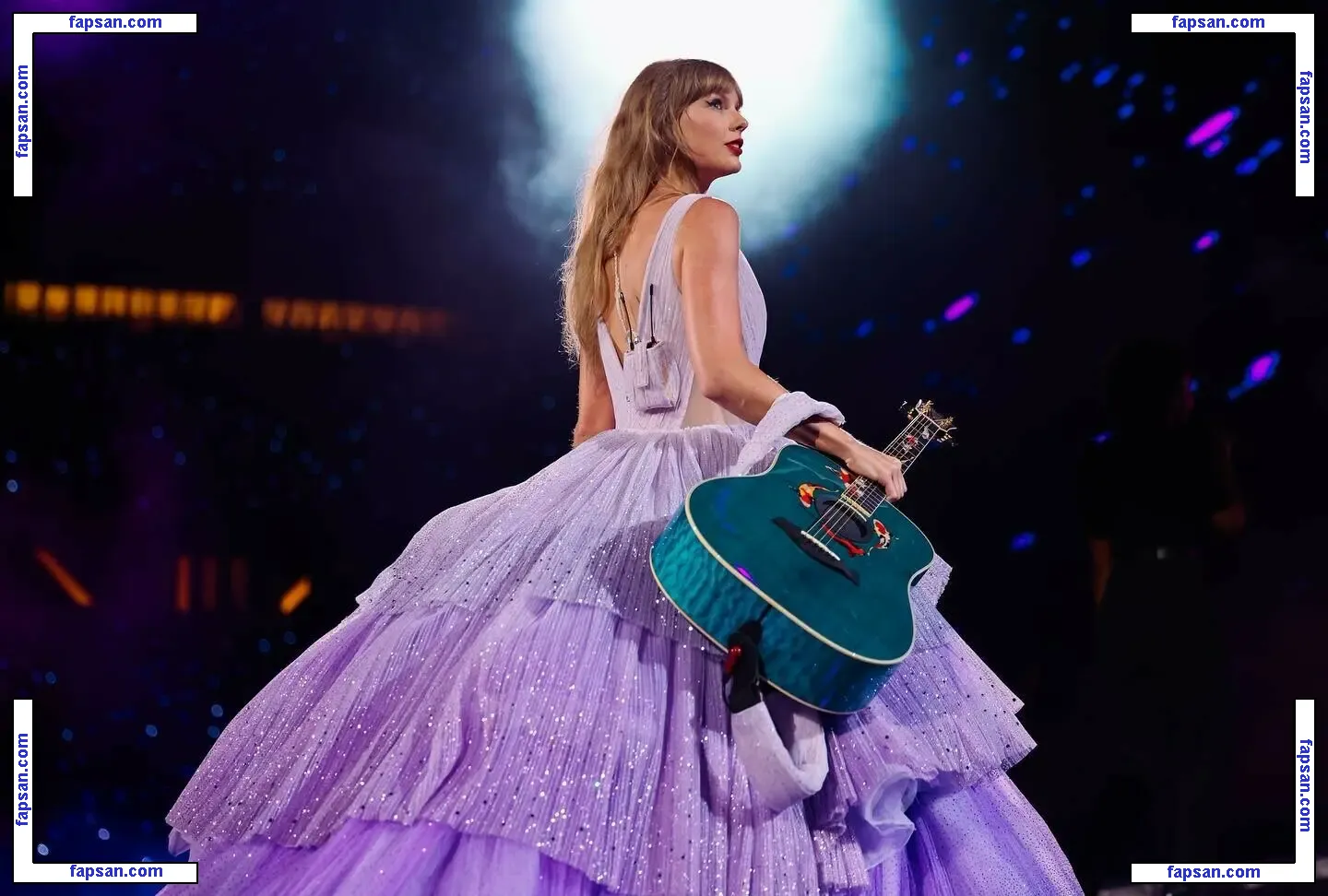 Taylor Swift nude photo #3910 from OnlyFans