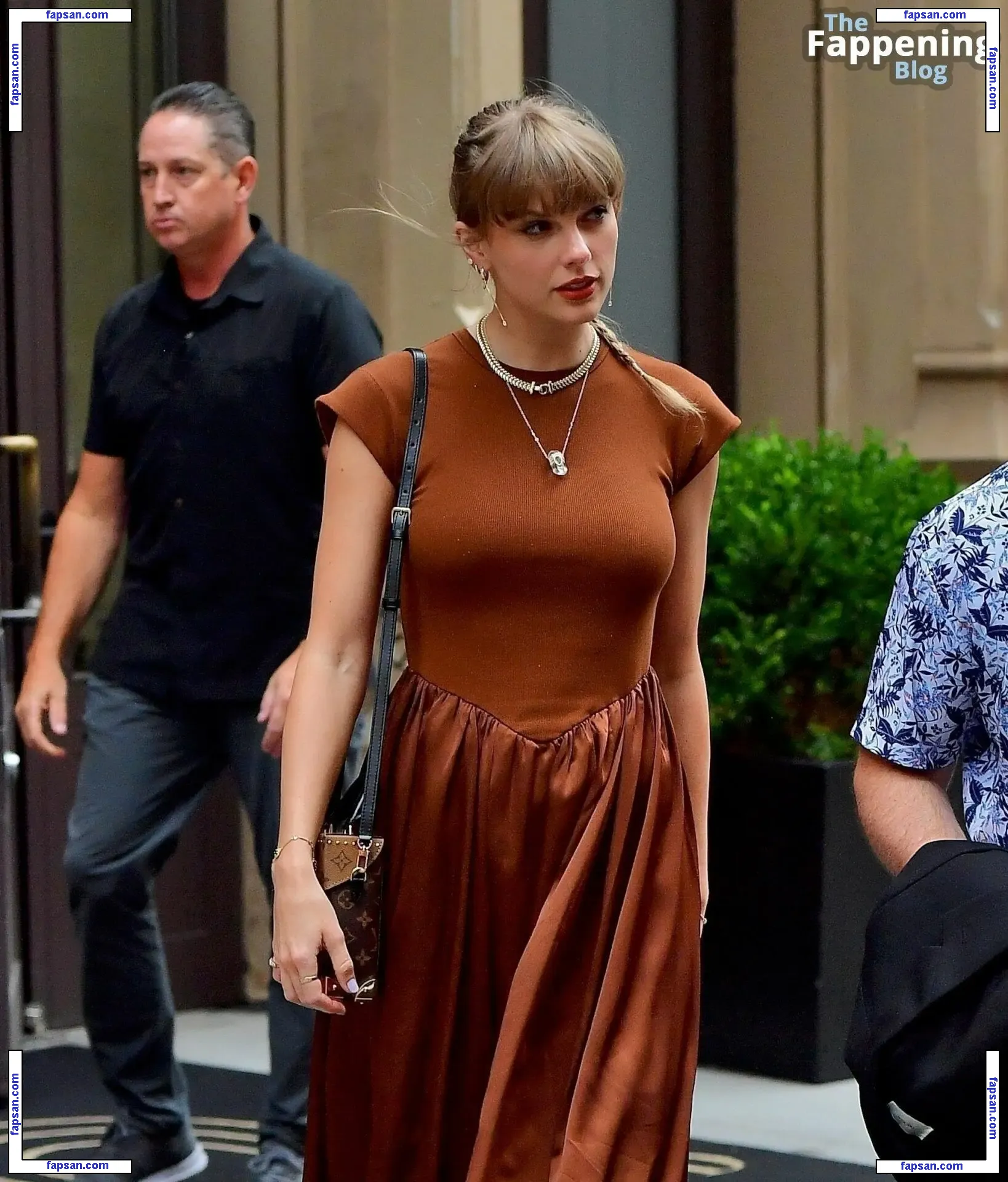 Taylor Swift nude photo #3941 from OnlyFans