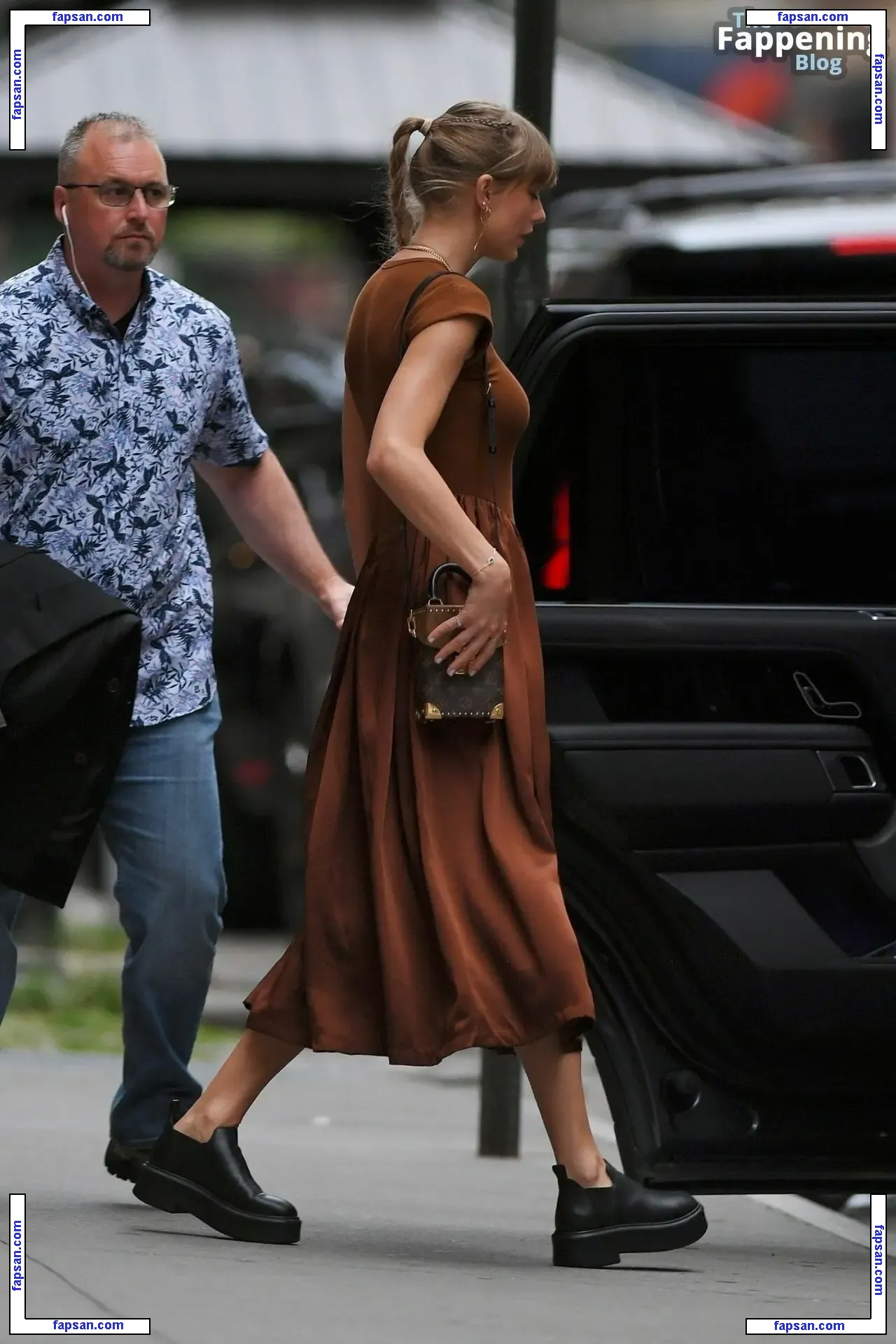 Taylor Swift nude photo #3954 from OnlyFans