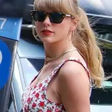 Taylor Swift nude #3524