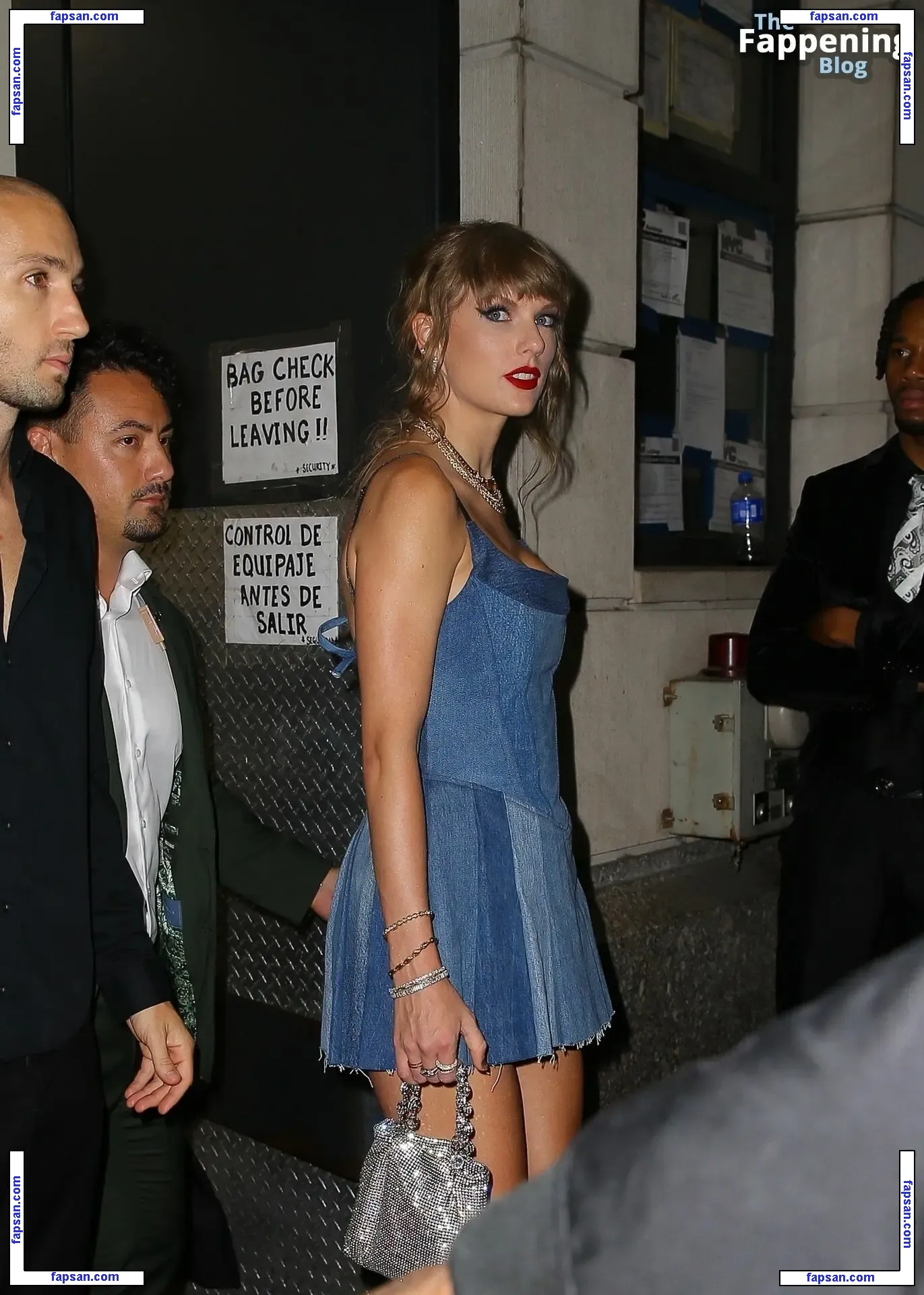 Taylor Swift nude photo #4097 from OnlyFans