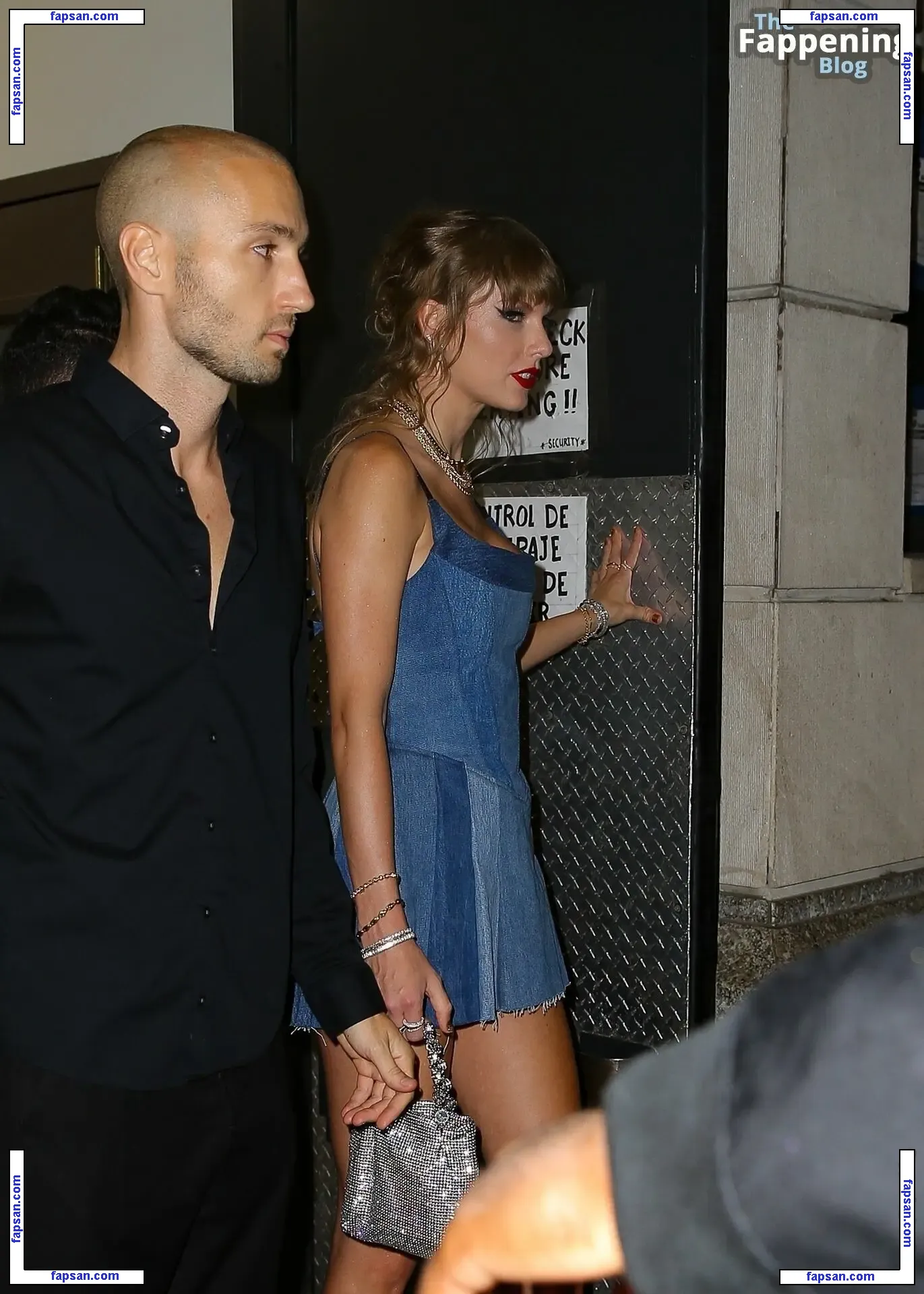 Taylor Swift nude photo #4099 from OnlyFans