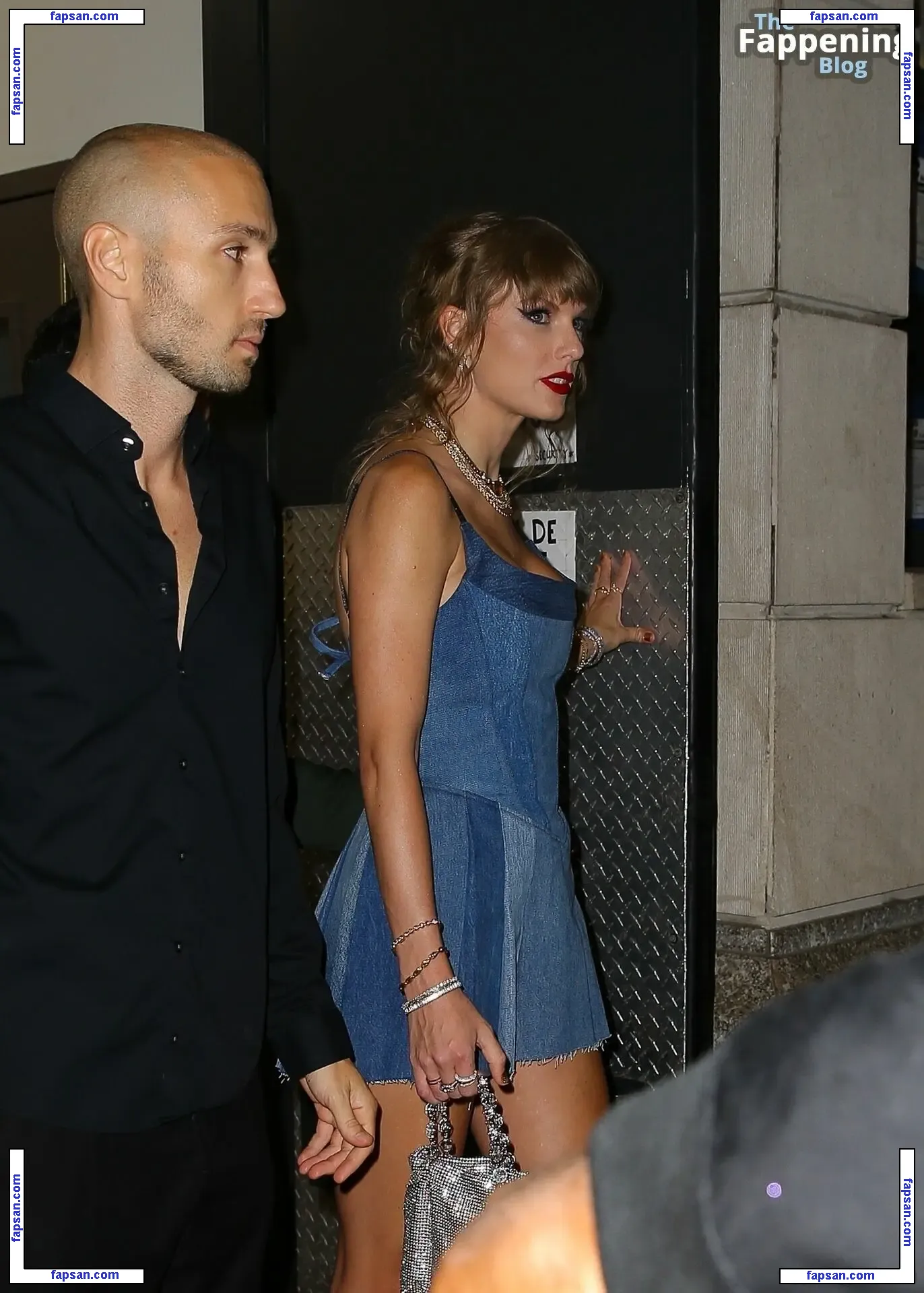 Taylor Swift nude photo #4100 from OnlyFans