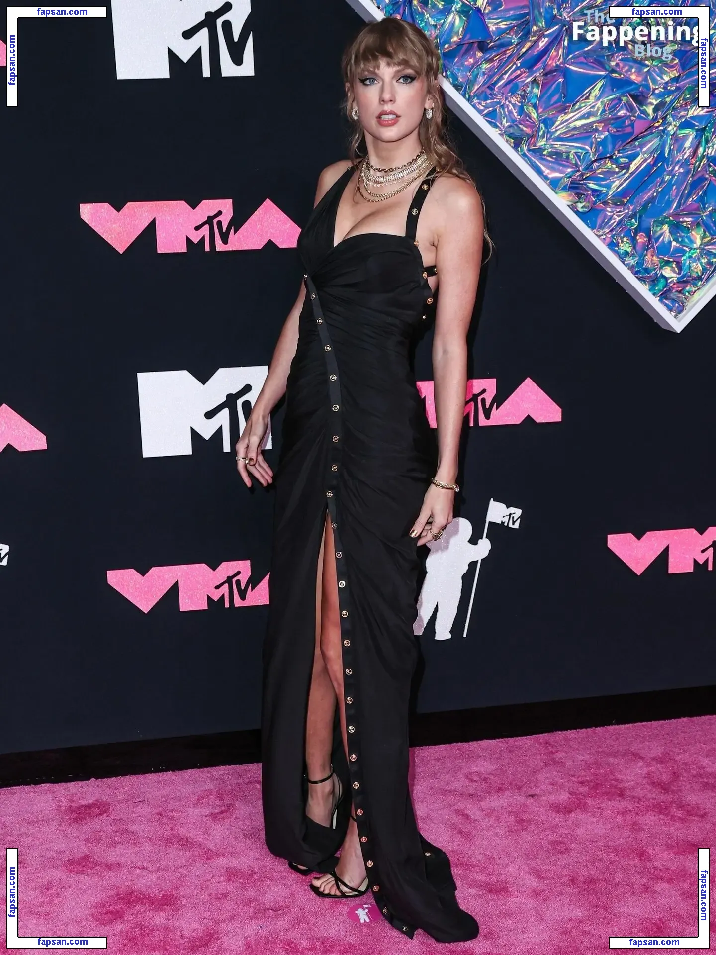 Taylor Swift nude photo #4113 from OnlyFans