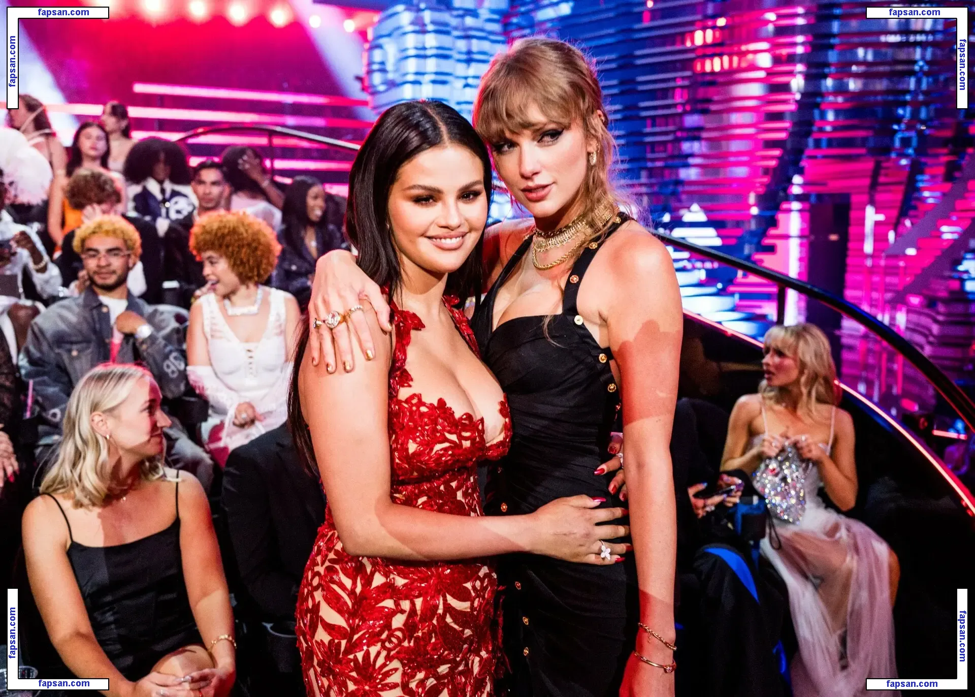 Taylor Swift nude photo #4159 from OnlyFans