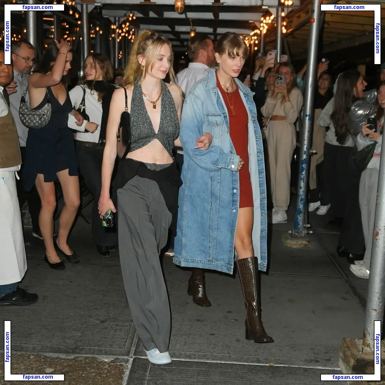 Taylor Swift nude photo #4242 from OnlyFans